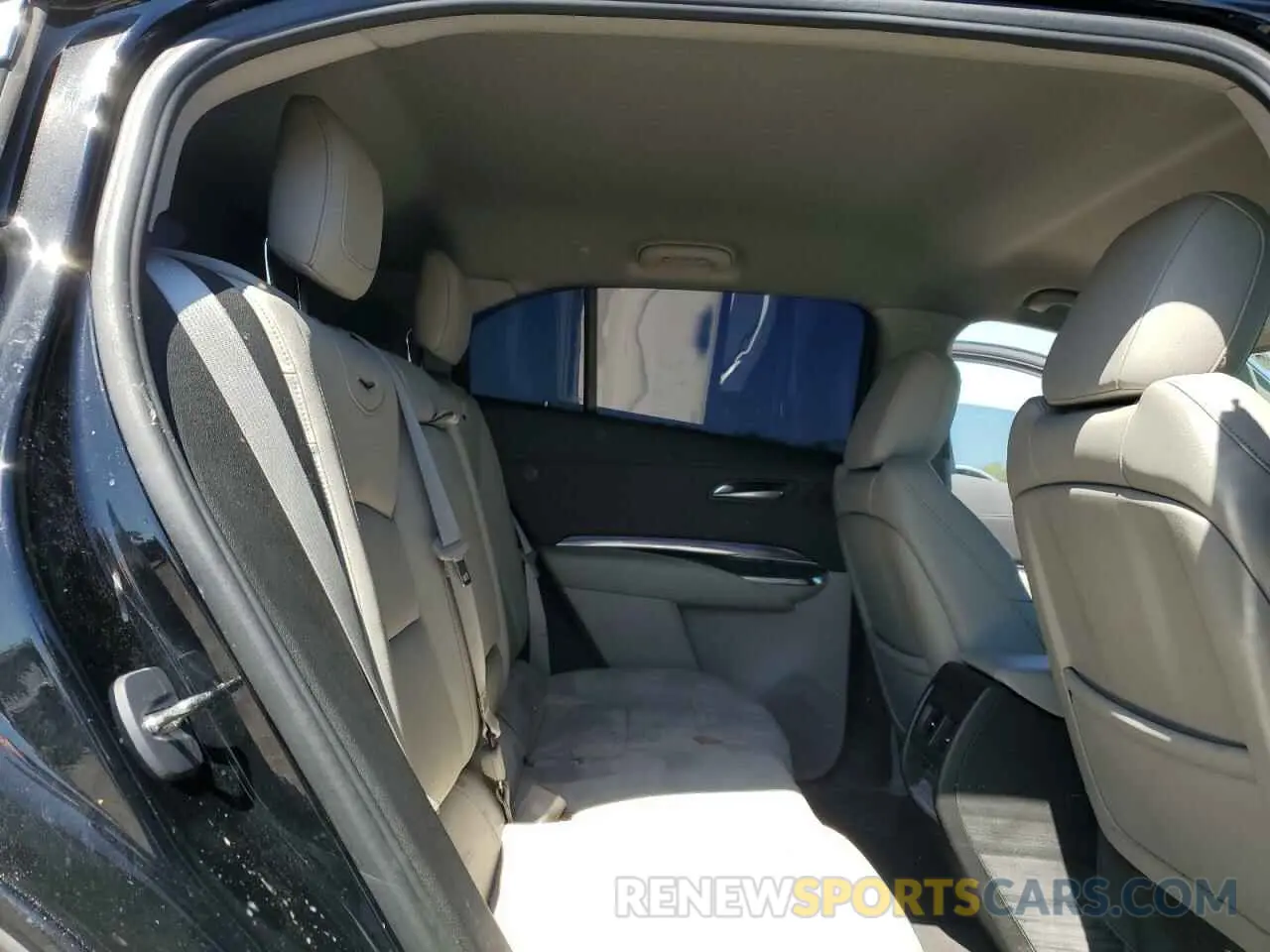 11 Photograph of a damaged car 1GYAZAR46PF178003 CADILLAC XT4 2023