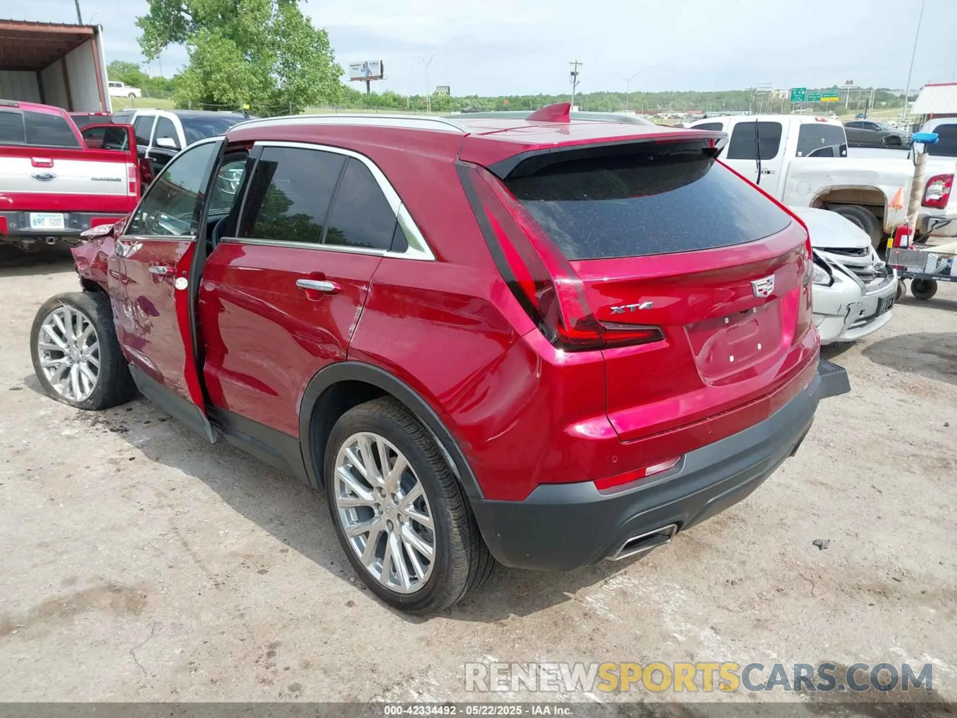 3 Фотография поврежденного автомобиля 1GYAZAR47PF133023 CADILLAC XT4 2023
