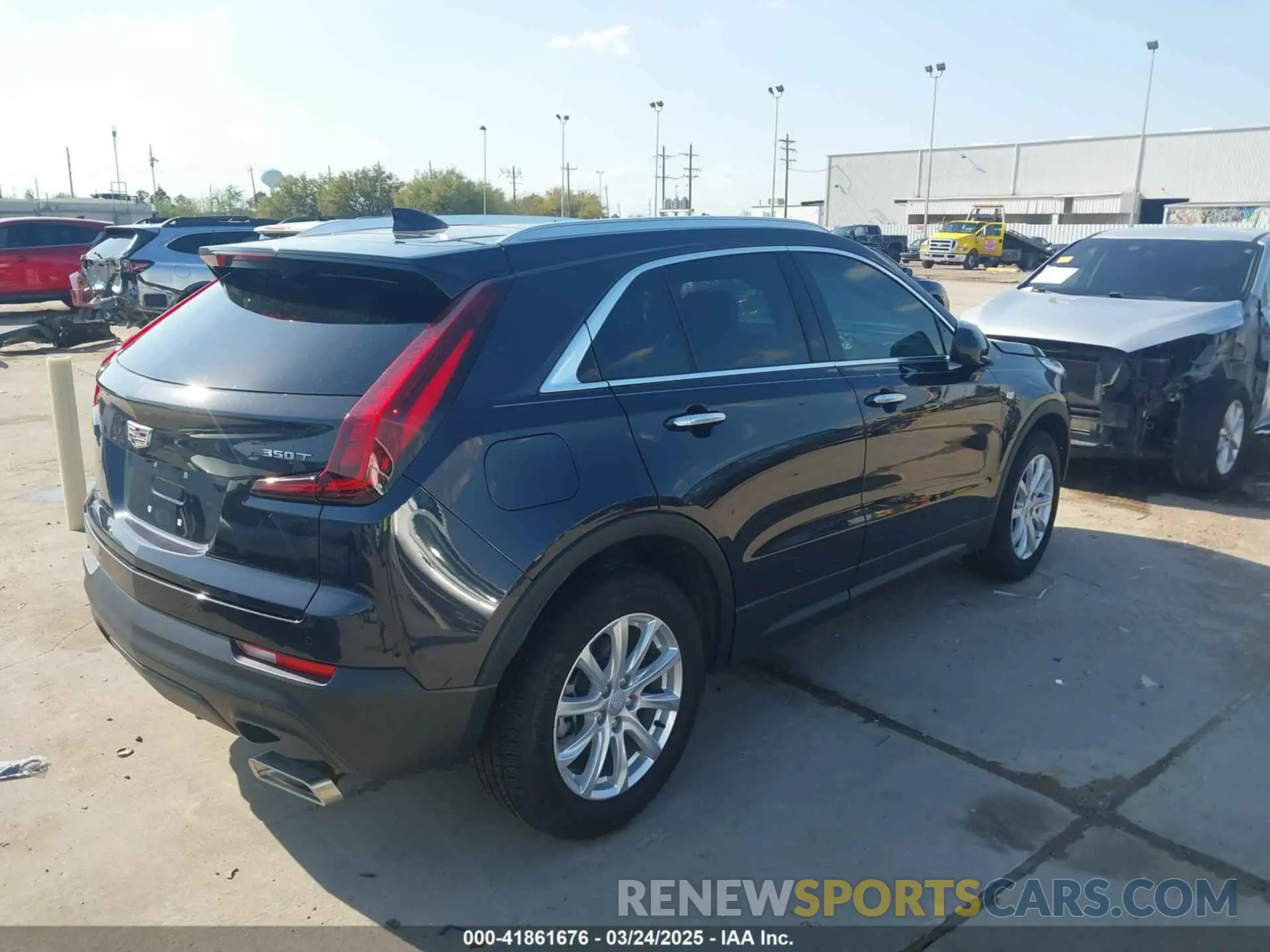 4 Фотография поврежденного автомобиля 1GYAZAR47PF145379 CADILLAC XT4 2023