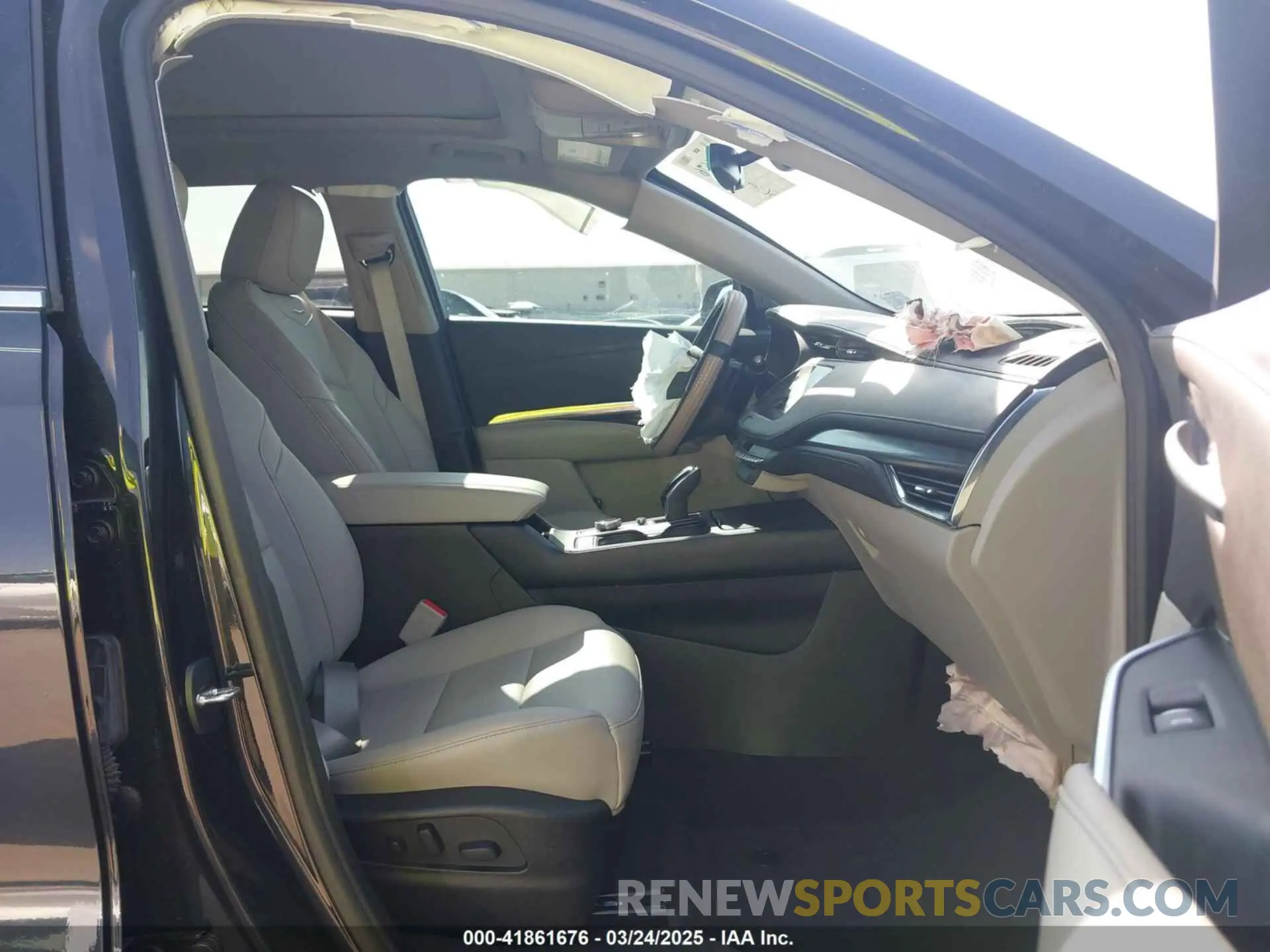 5 Фотография поврежденного автомобиля 1GYAZAR47PF145379 CADILLAC XT4 2023