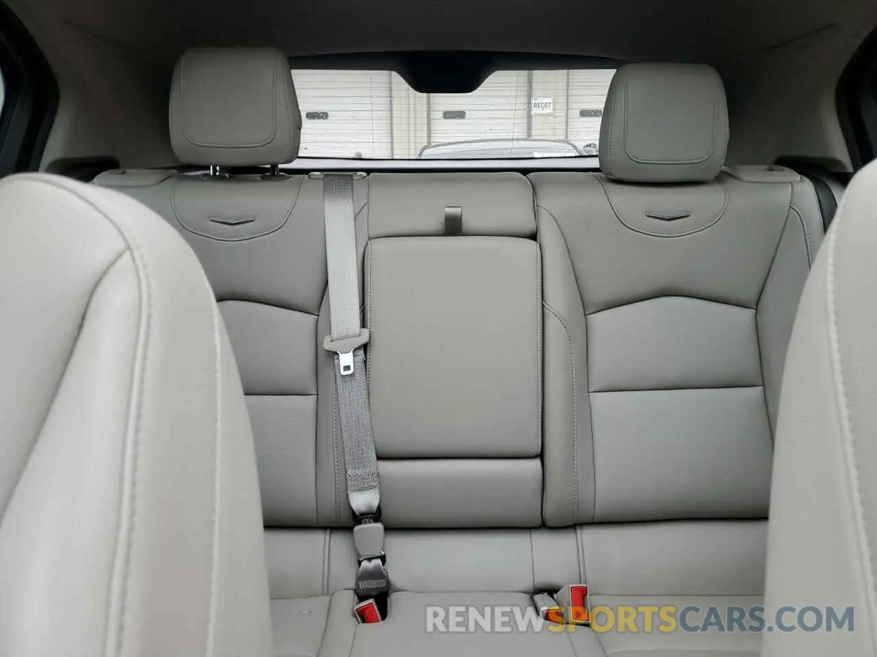 10 Фотография поврежденного автомобиля 1GYFZBR42PF152462 CADILLAC XT4 2023