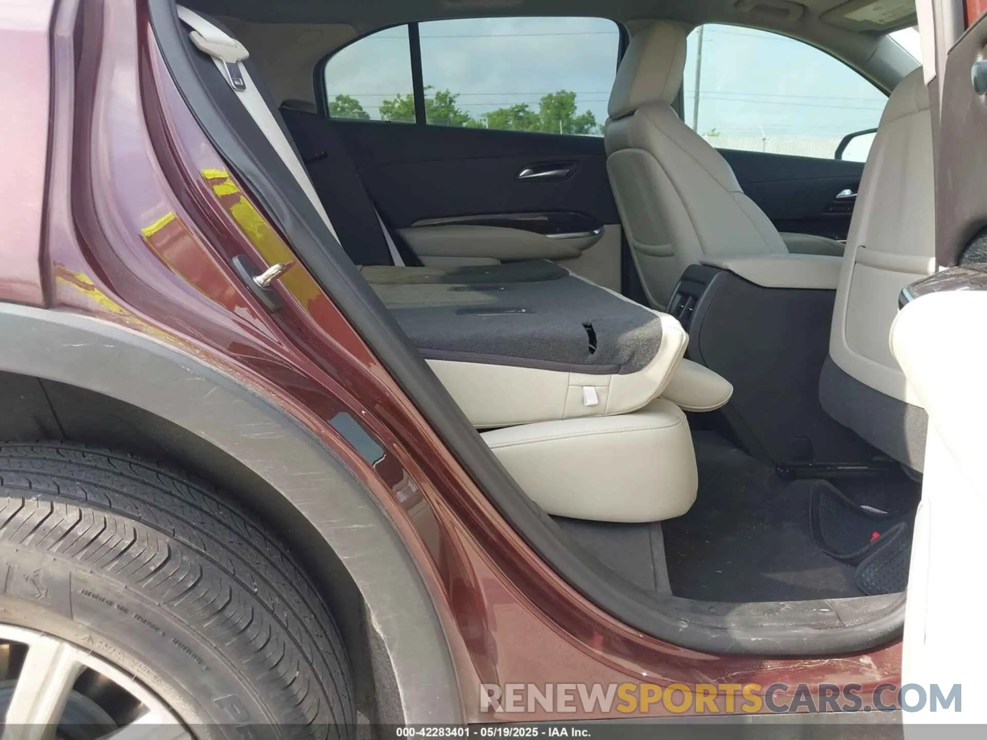 8 Photograph of a damaged car 1GYFZCR47PF106017 CADILLAC XT4 2023