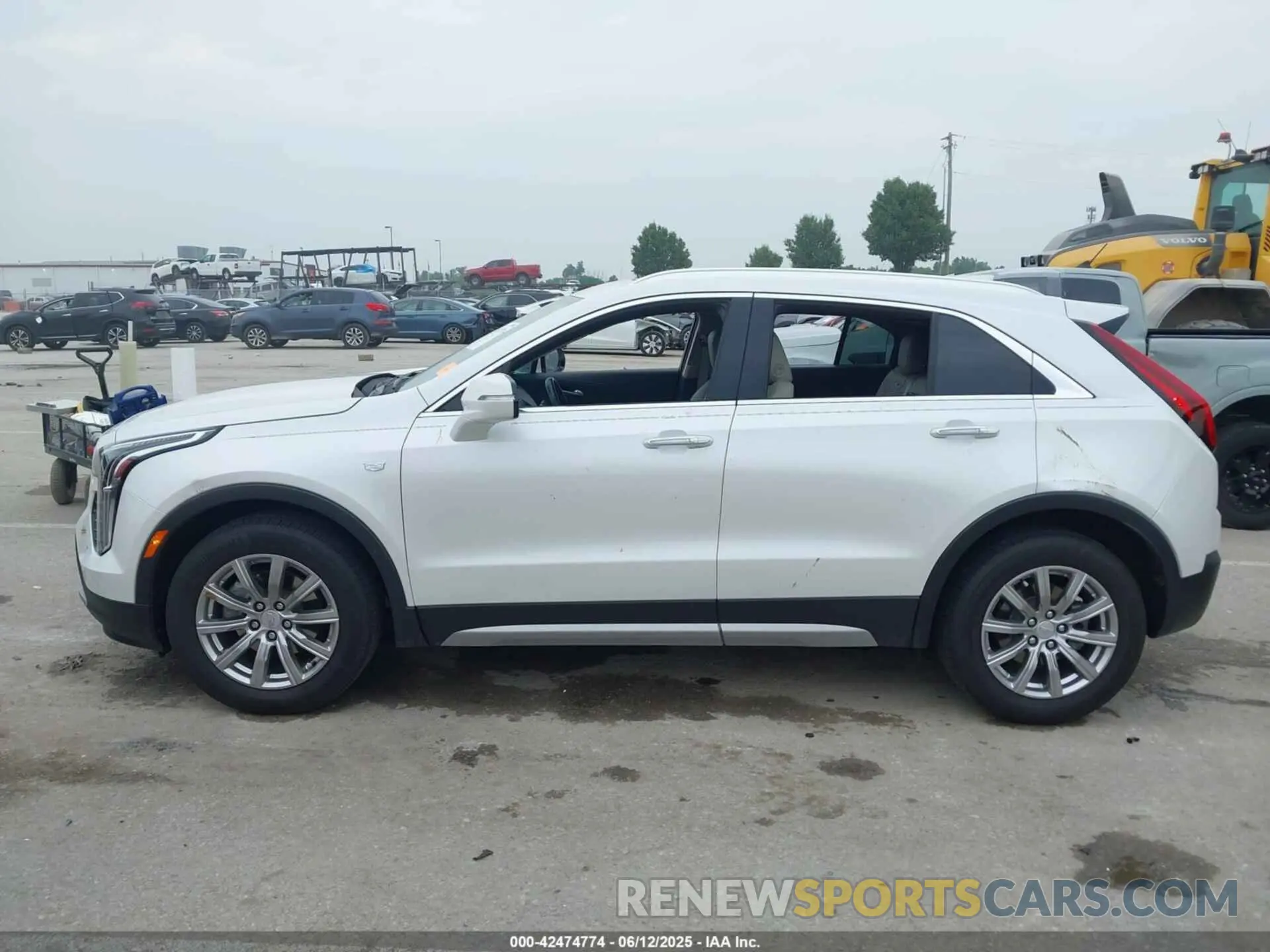 13 Фотография поврежденного автомобиля 1GYFZDR43PF176779 CADILLAC XT4 2023
