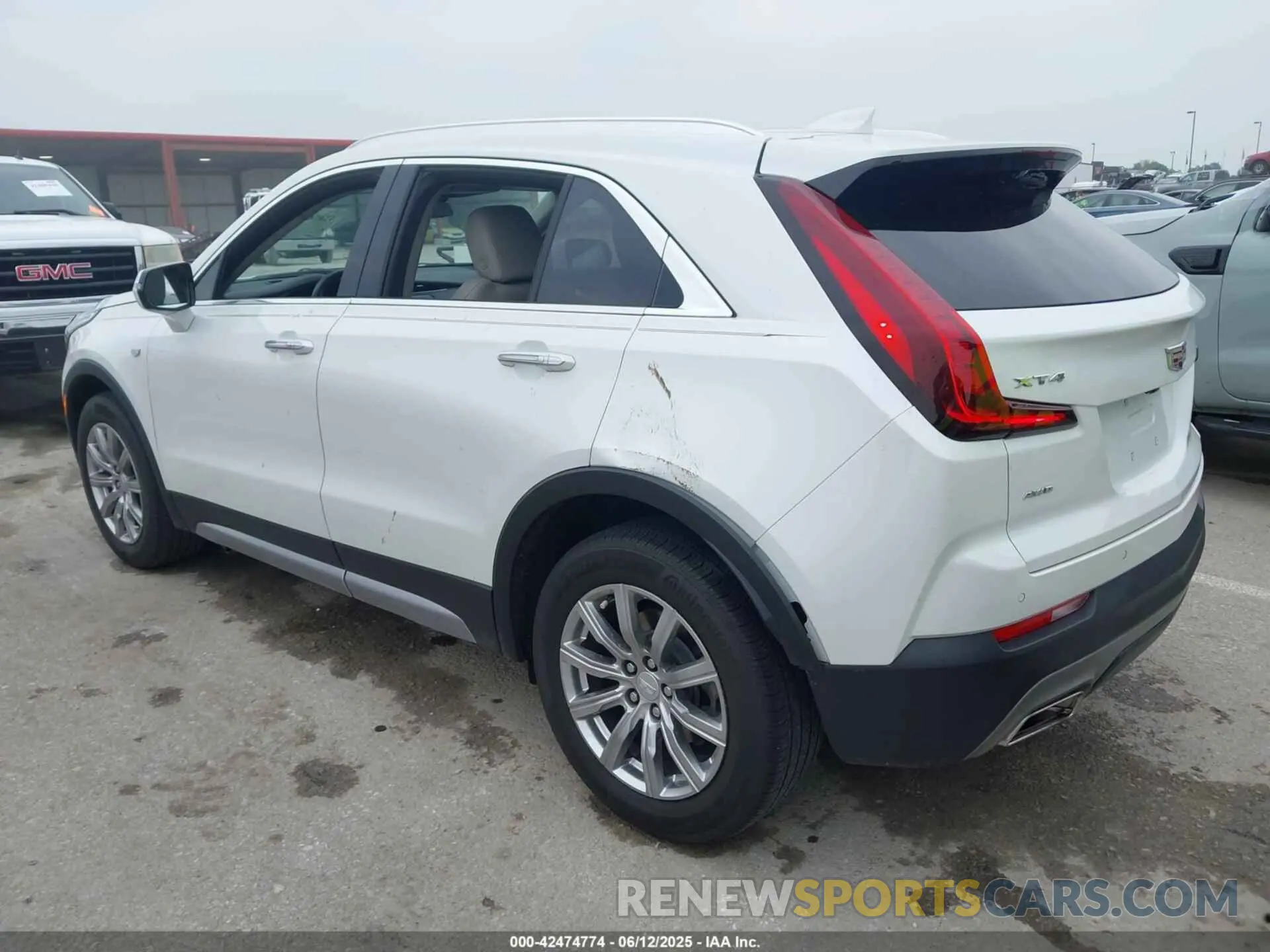 3 Фотография поврежденного автомобиля 1GYFZDR43PF176779 CADILLAC XT4 2023