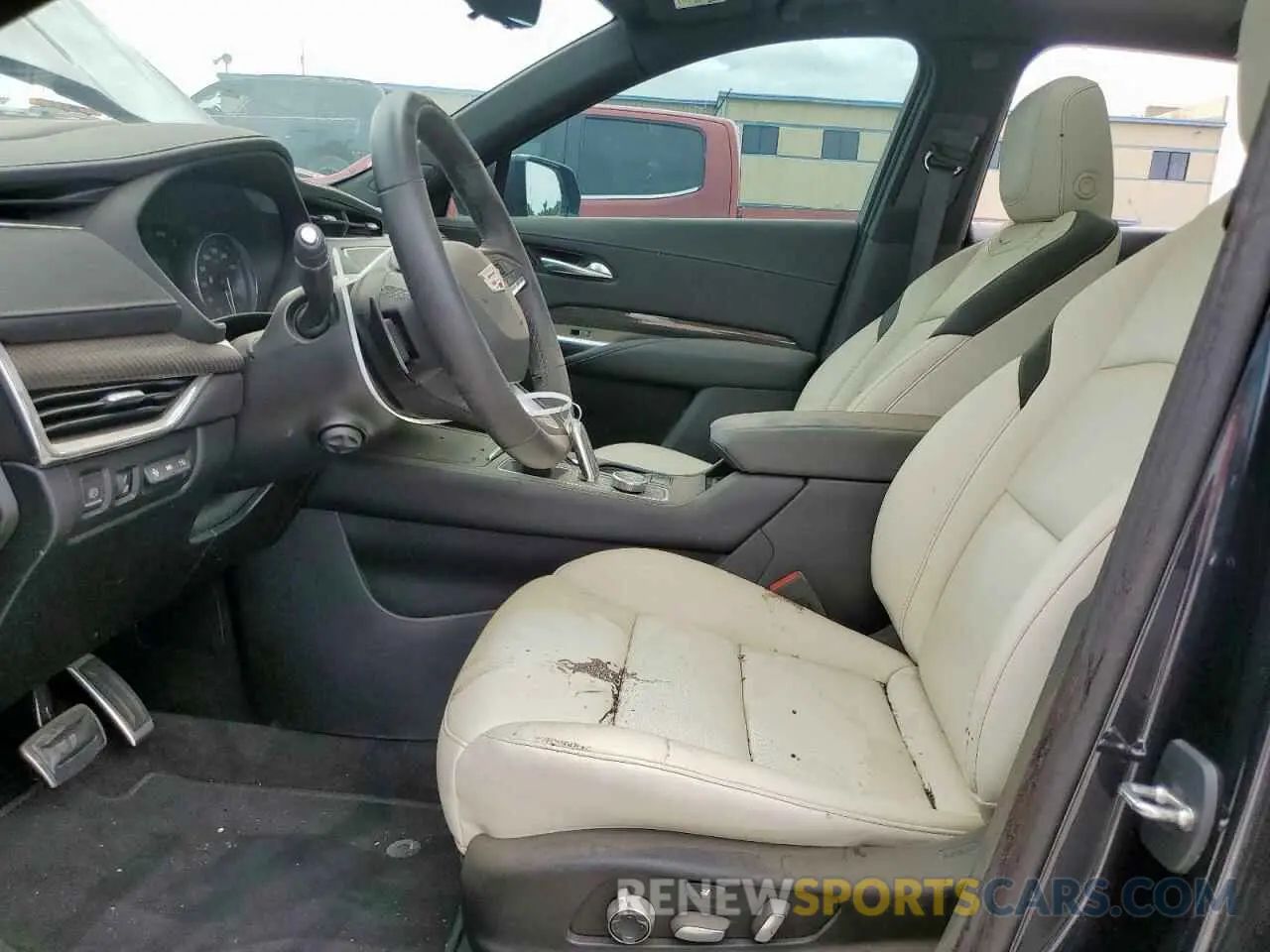 7 Фотография поврежденного автомобиля 1GYFZER41PF105361 CADILLAC XT4 2023