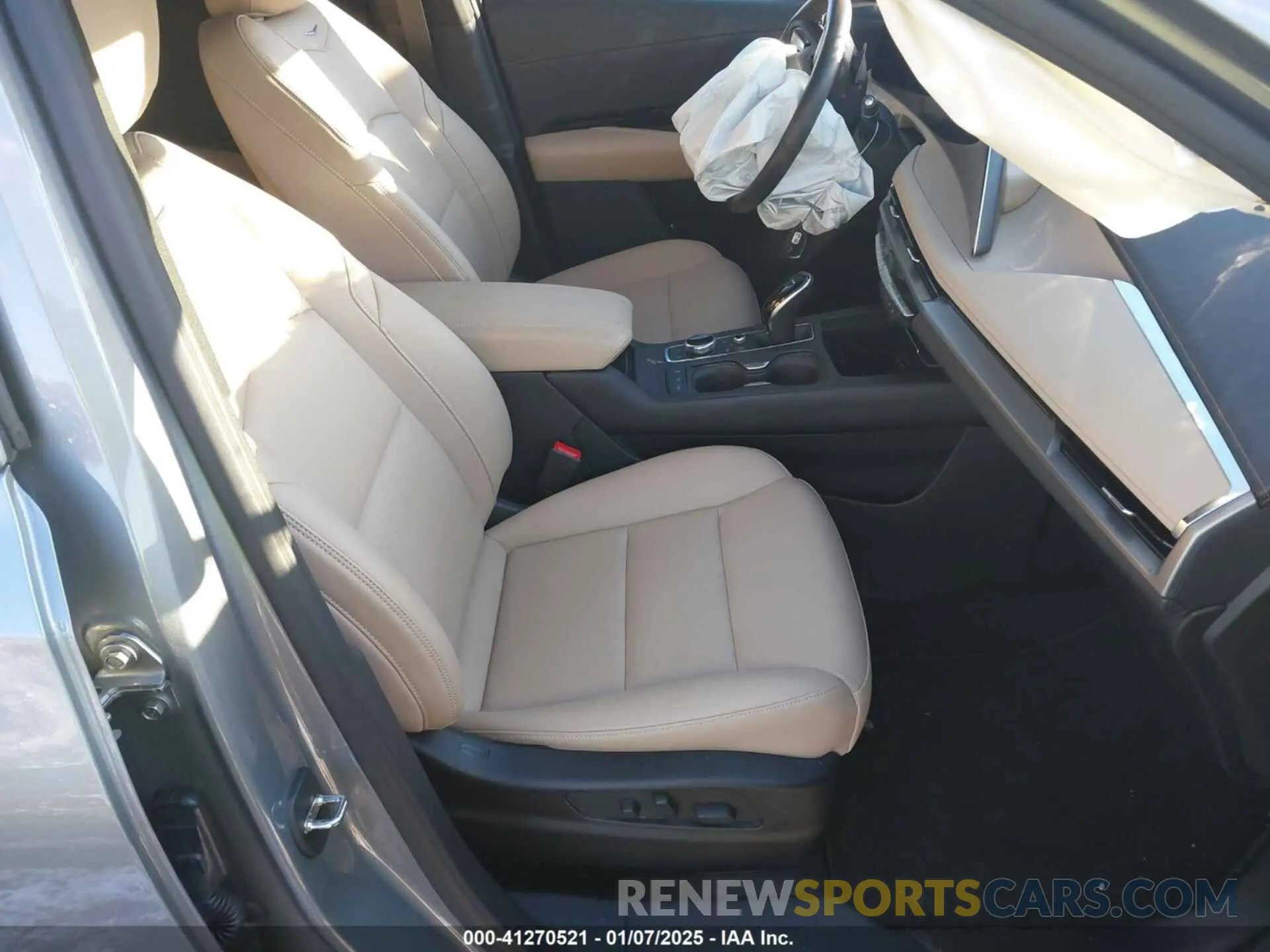 5 Фотография поврежденного автомобиля 1GYAZAR42RF102281 CADILLAC XT4 2024