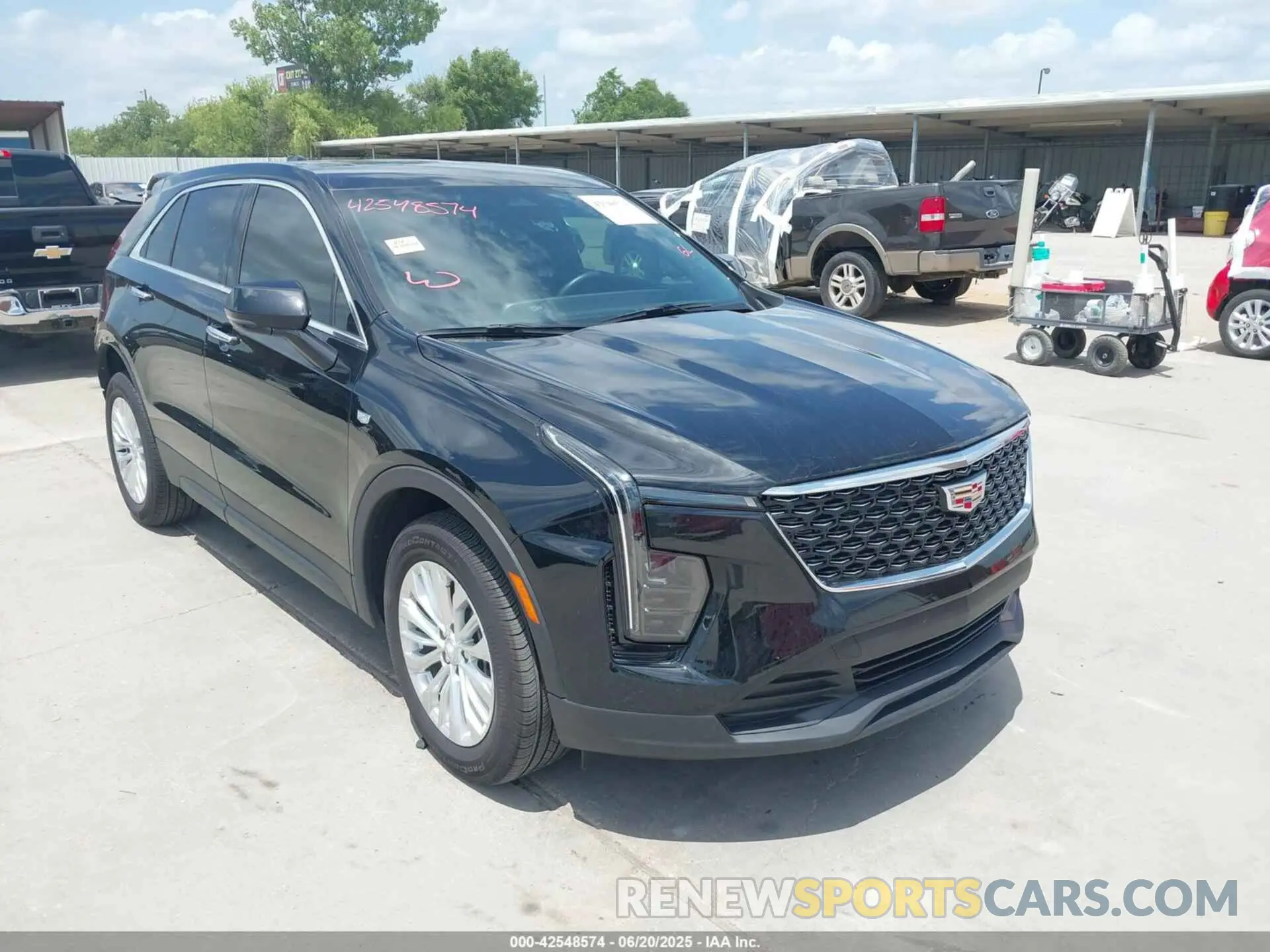 1 Фотография поврежденного автомобиля 1GYAZAR42RF226132 CADILLAC XT4 2024