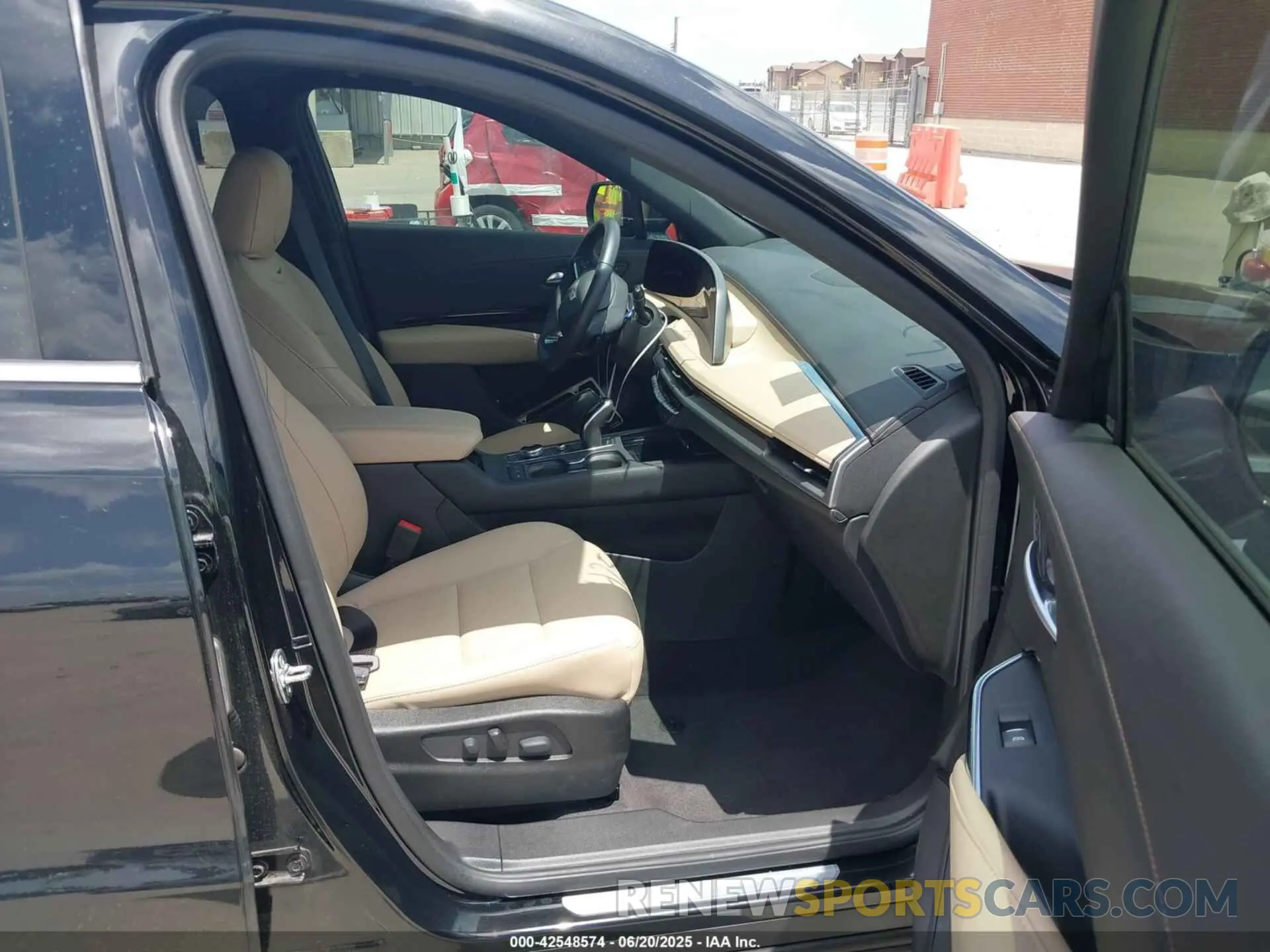 5 Фотография поврежденного автомобиля 1GYAZAR42RF226132 CADILLAC XT4 2024
