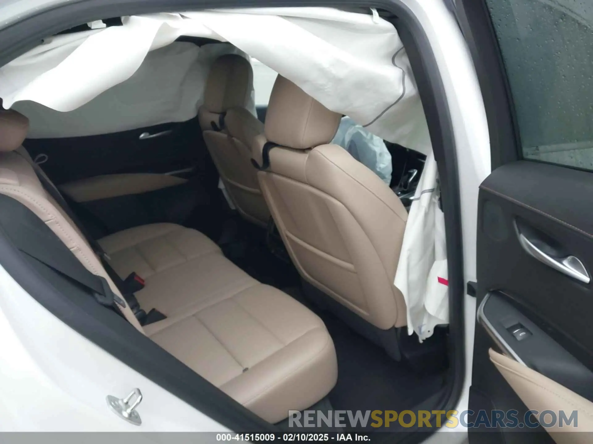 8 Фотография поврежденного автомобиля 1GYFZCR41RF220114 CADILLAC XT4 2024