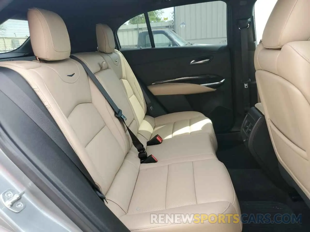 11 Фотография поврежденного автомобиля 1GYFZCR48RF169081 CADILLAC XT4 2024