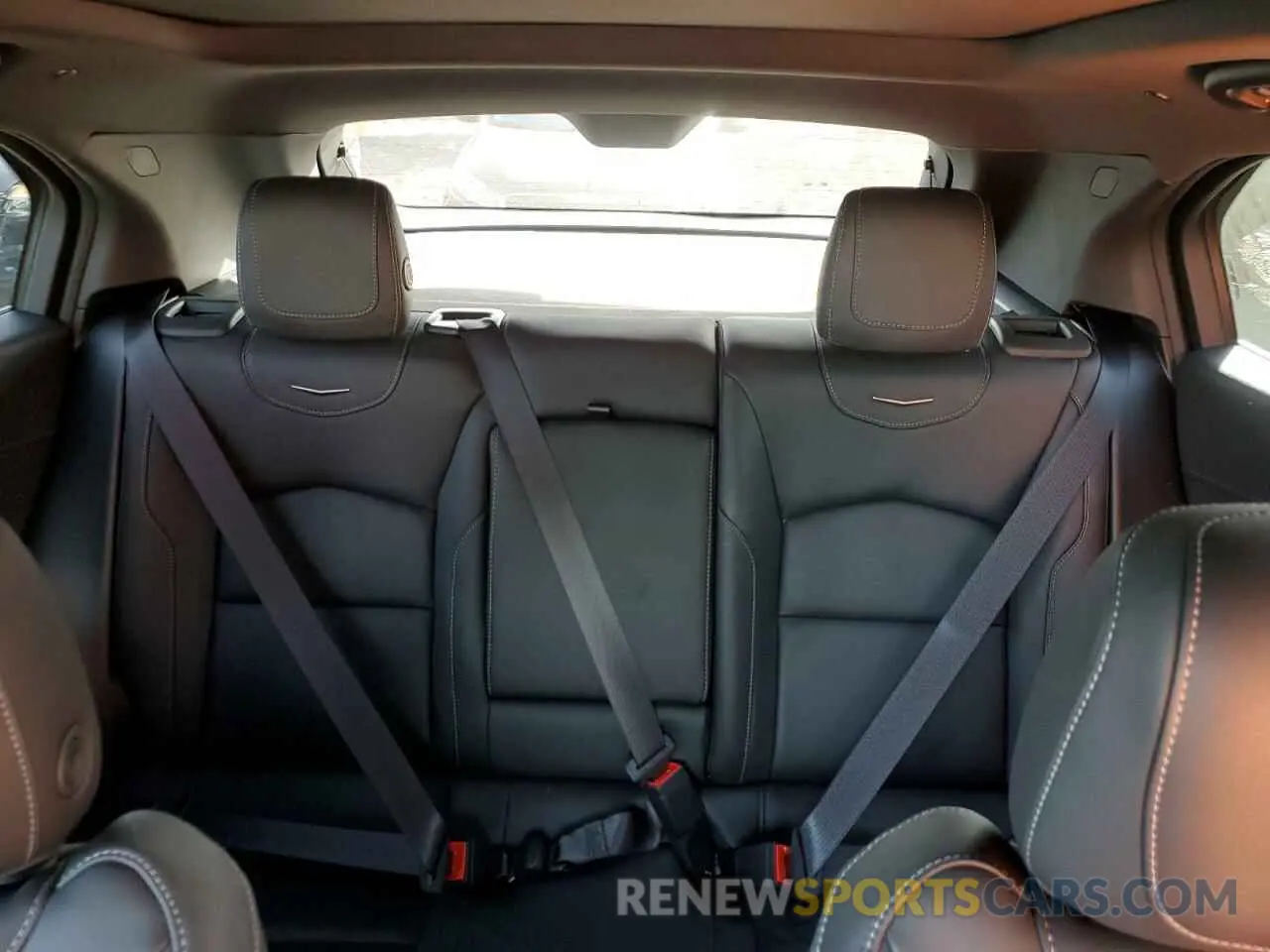 10 Фотография поврежденного автомобиля 1GYFZDR40RF219252 CADILLAC XT4 2024