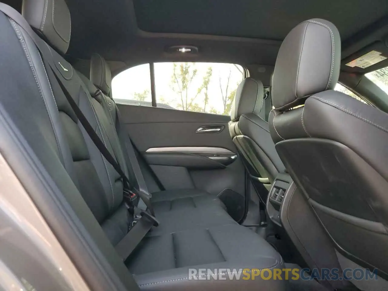 11 Фотография поврежденного автомобиля 1GYFZDR40RF219252 CADILLAC XT4 2024
