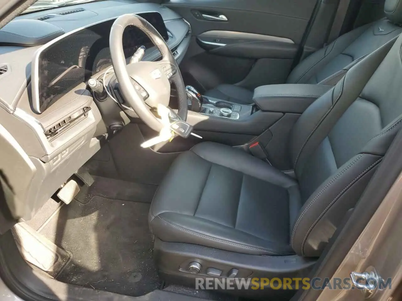 7 Фотография поврежденного автомобиля 1GYFZDR40RF219252 CADILLAC XT4 2024