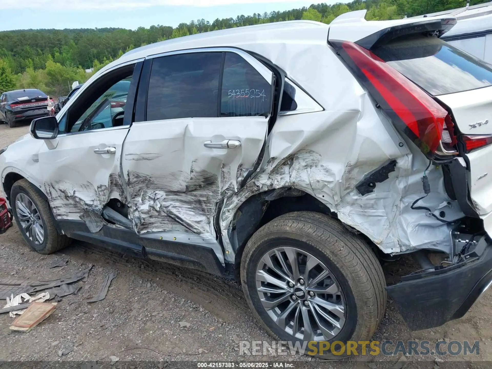 6 Фотография поврежденного автомобиля 1GYFZDR43RF147835 CADILLAC XT4 2024