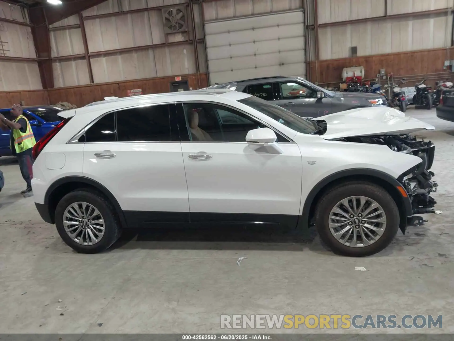 14 Фотография поврежденного автомобиля 1GYFZDR47RF206465 CADILLAC XT4 2024