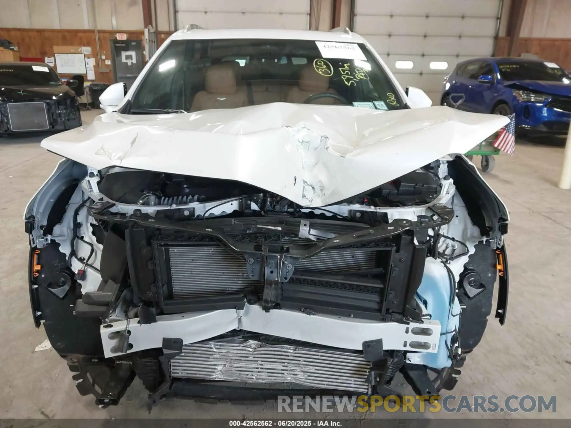6 Фотография поврежденного автомобиля 1GYFZDR47RF206465 CADILLAC XT4 2024
