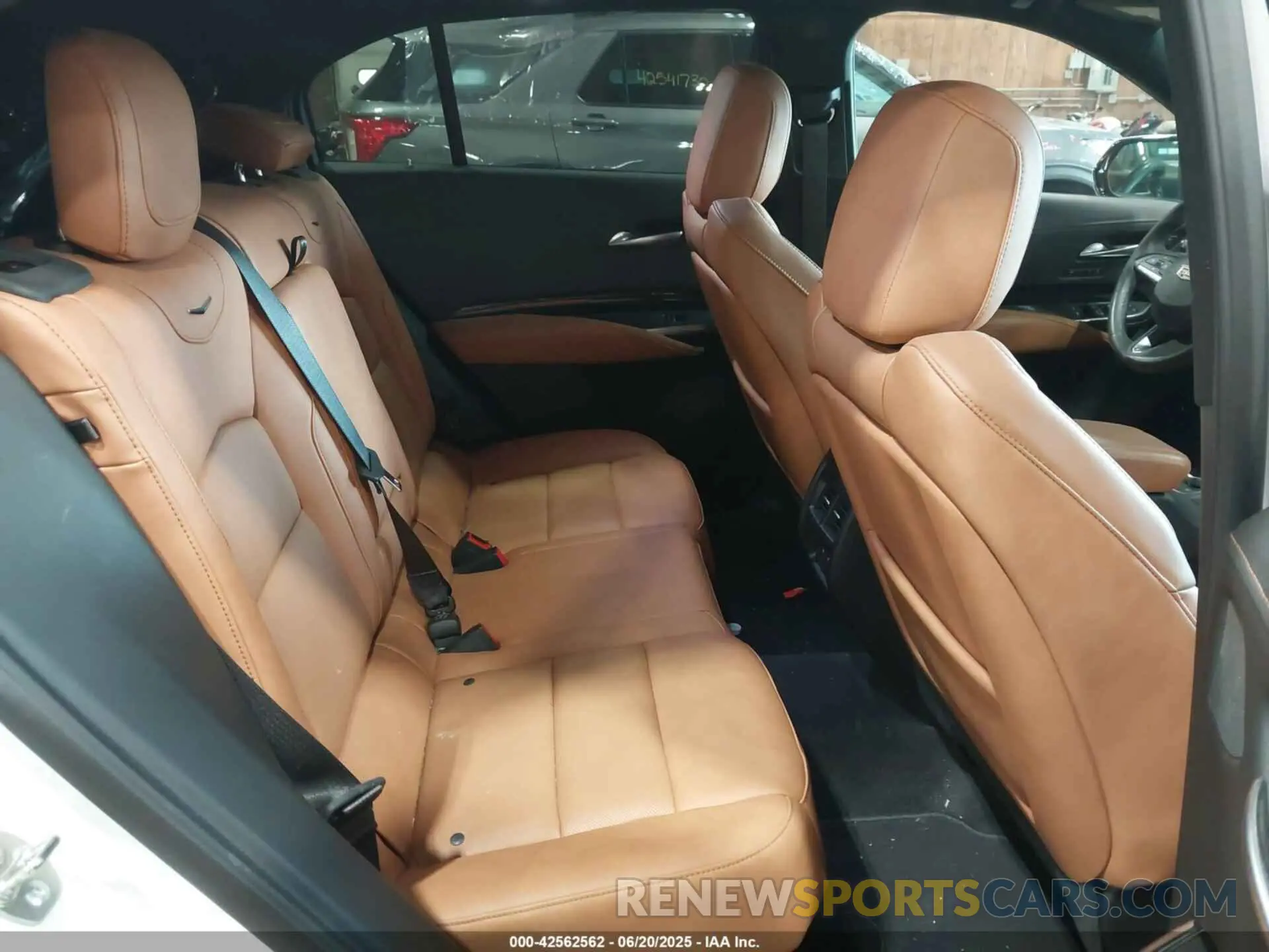 8 Фотография поврежденного автомобиля 1GYFZDR47RF206465 CADILLAC XT4 2024