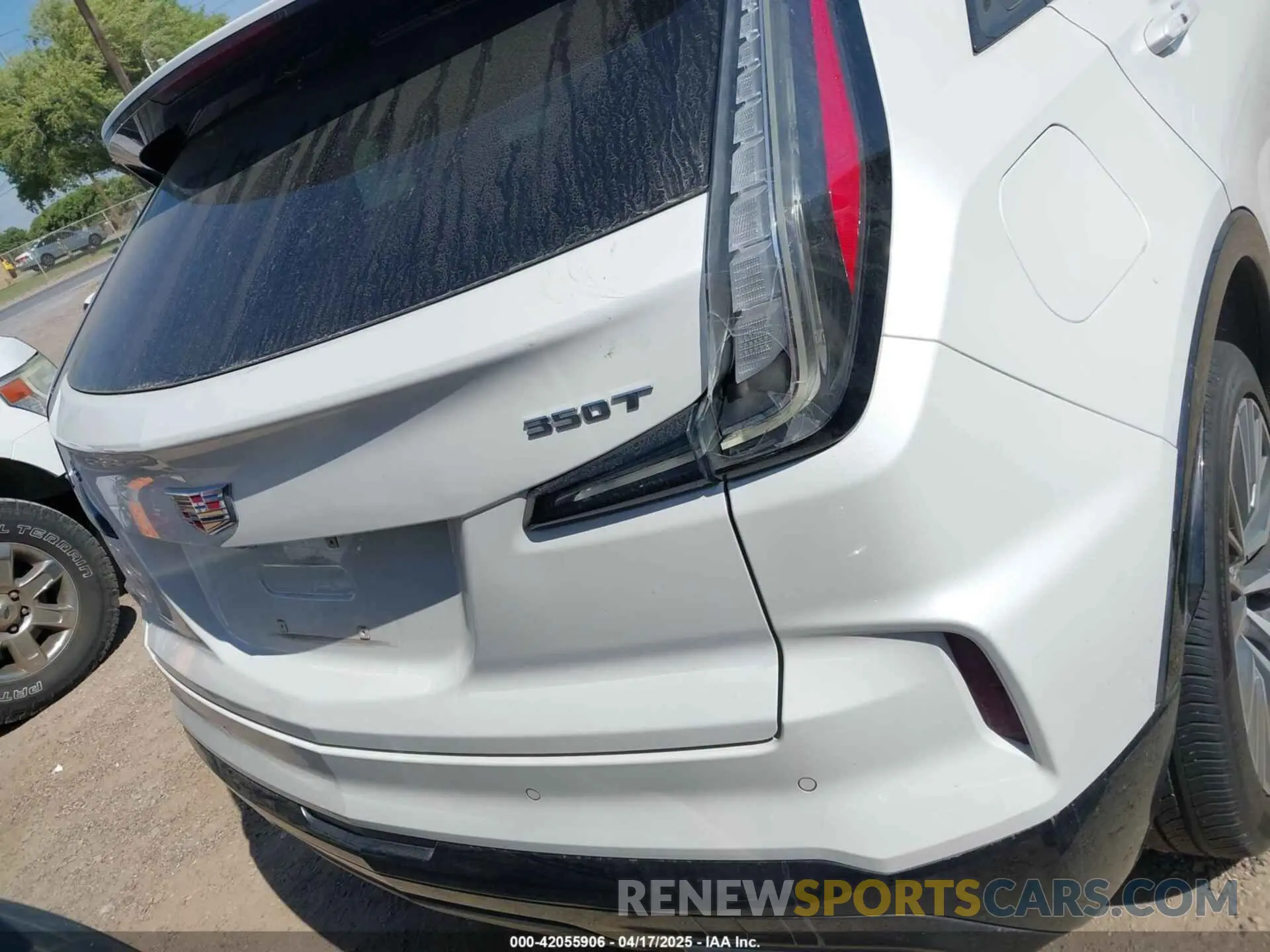 15 Фотография поврежденного автомобиля 1GYFZER43RF133293 CADILLAC XT4 2024