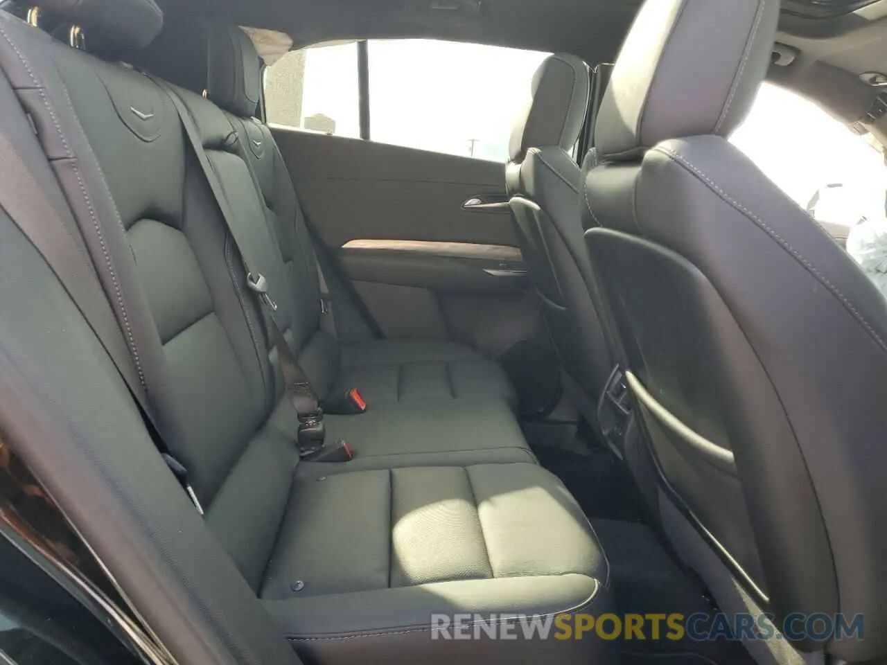 11 Фотография поврежденного автомобиля 1GYFZCR40SF126201 CADILLAC XT4 2025