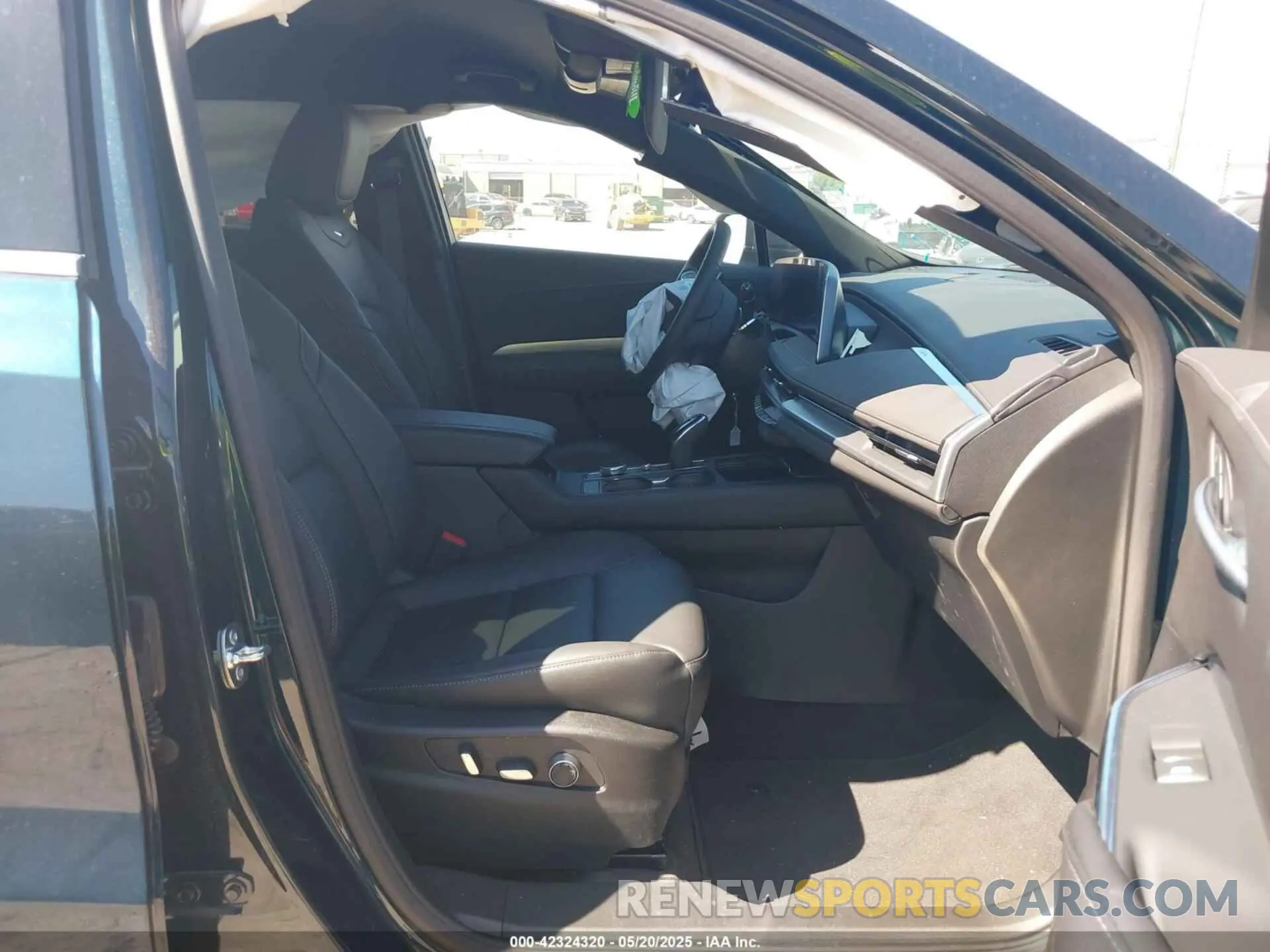 5 Photograph of a damaged car 1GYFZCR47SF146106 CADILLAC XT4 2025