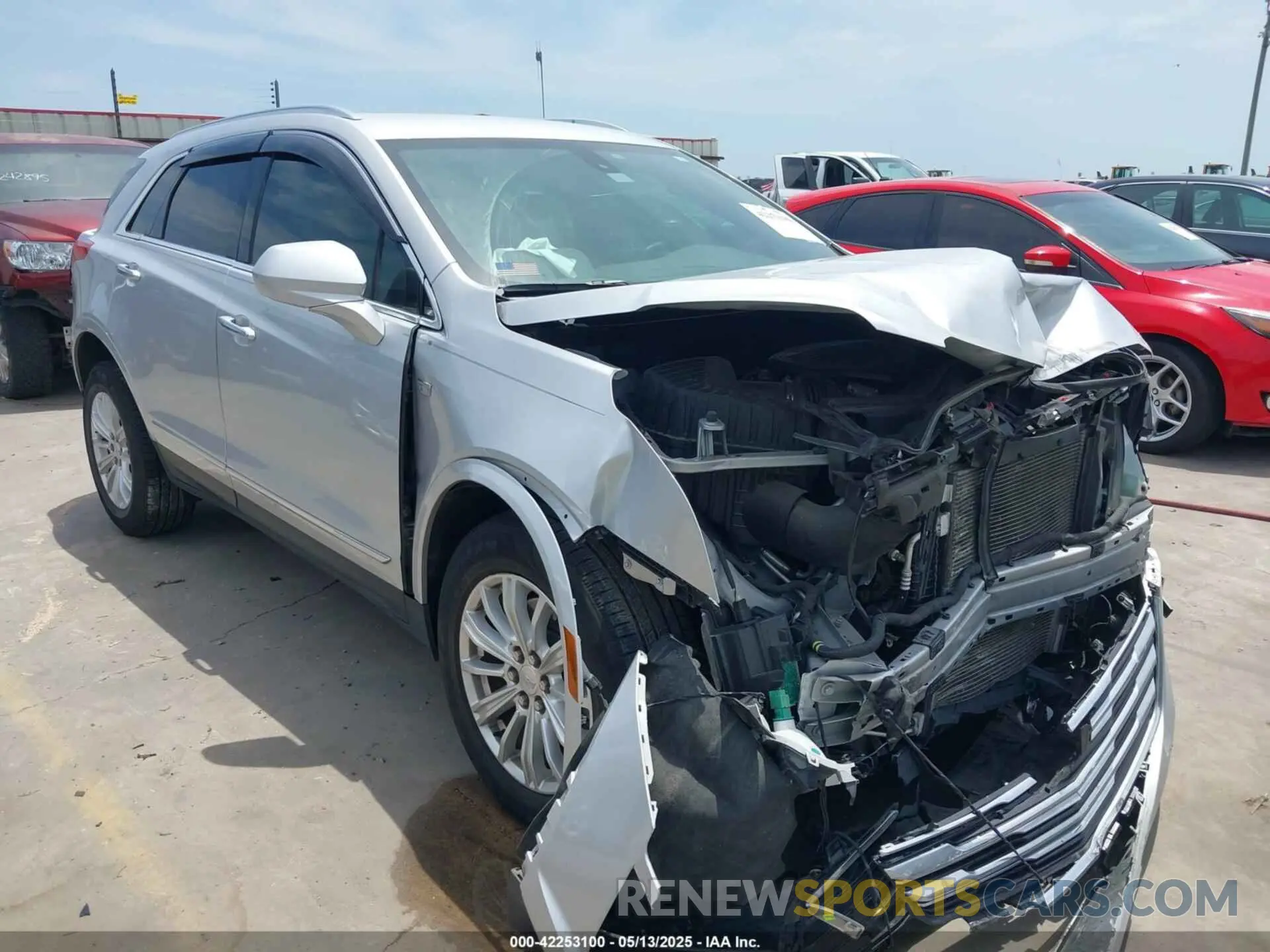 1 Photograph of a damaged car 1GYKNARS1KZ235391 CADILLAC XT5 2019