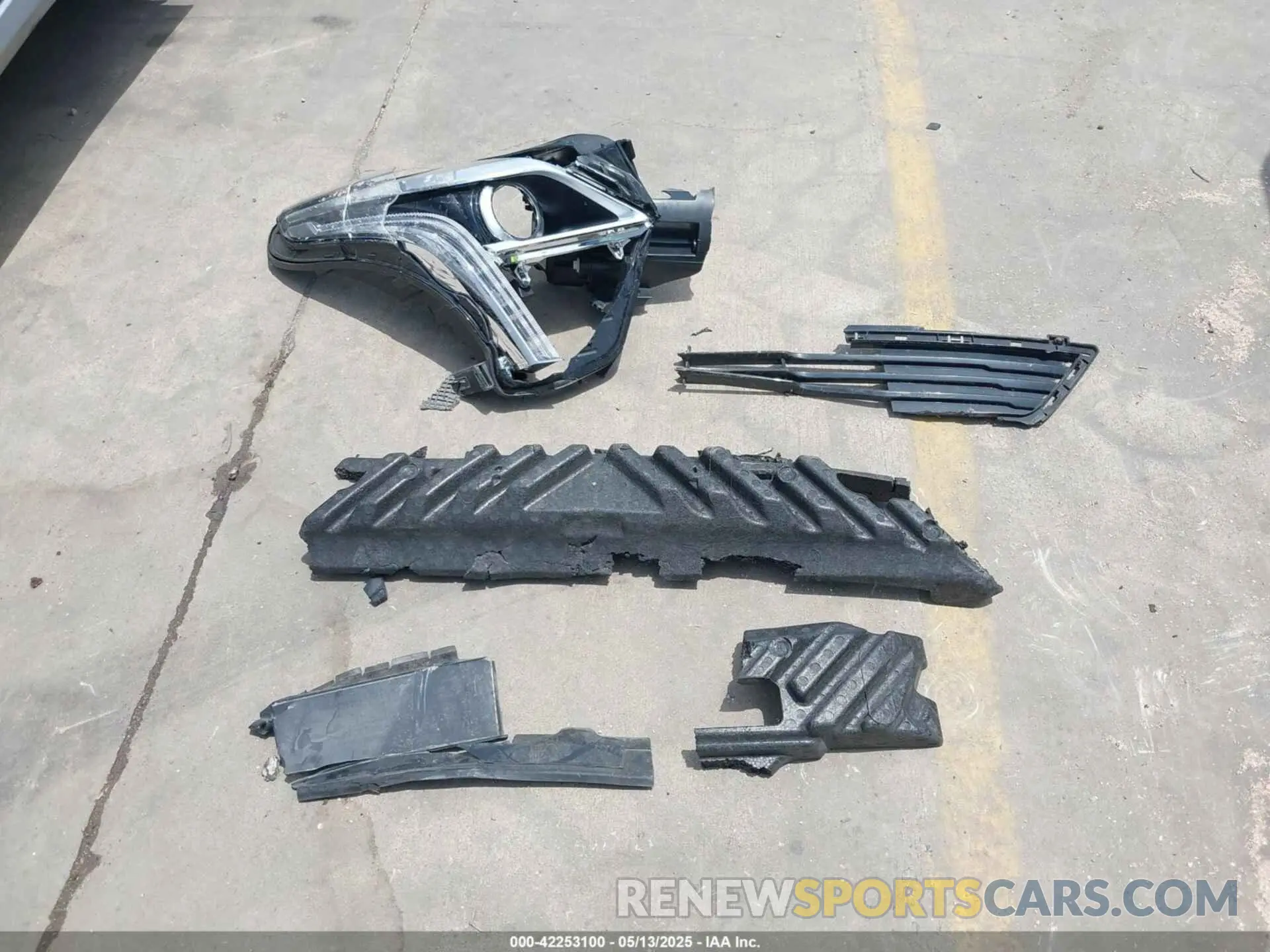 12 Photograph of a damaged car 1GYKNARS1KZ235391 CADILLAC XT5 2019