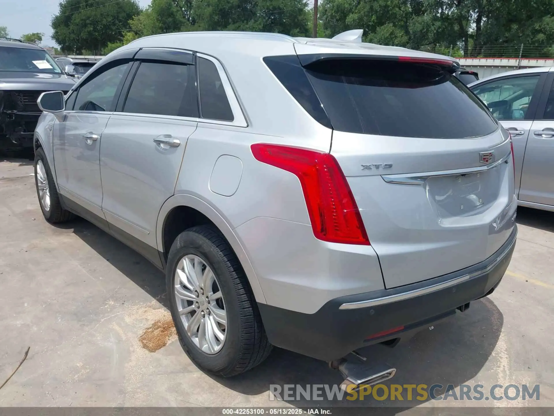 3 Photograph of a damaged car 1GYKNARS1KZ235391 CADILLAC XT5 2019
