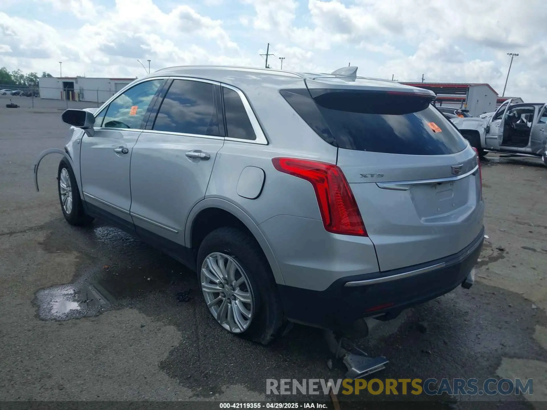 3 Фотография поврежденного автомобиля 1GYKNARS3KZ170088 CADILLAC XT5 2019