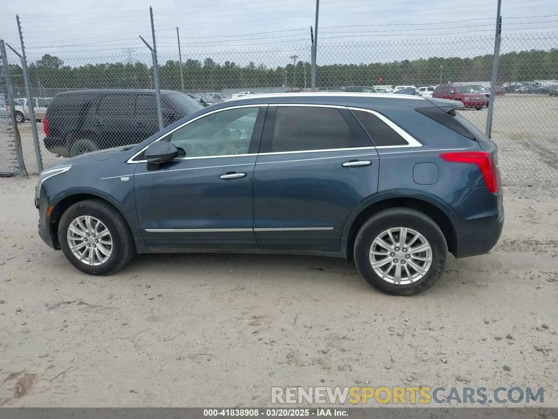 10 Photograph of a damaged car 1GYKNARS5KZ220991 CADILLAC XT5 2019