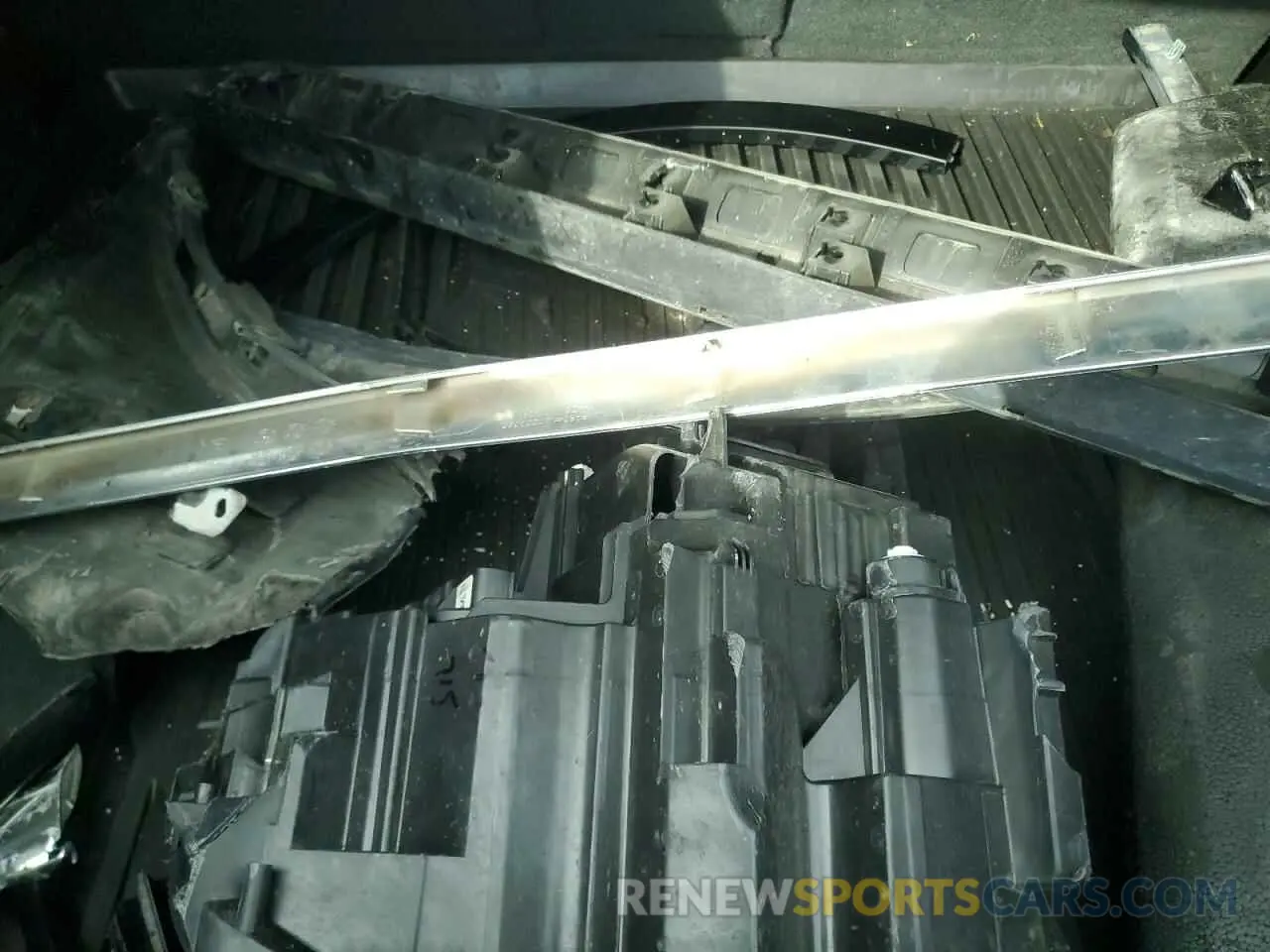 13 Photograph of a damaged car 1GYKNARS6KZ169100 CADILLAC XT5 2019