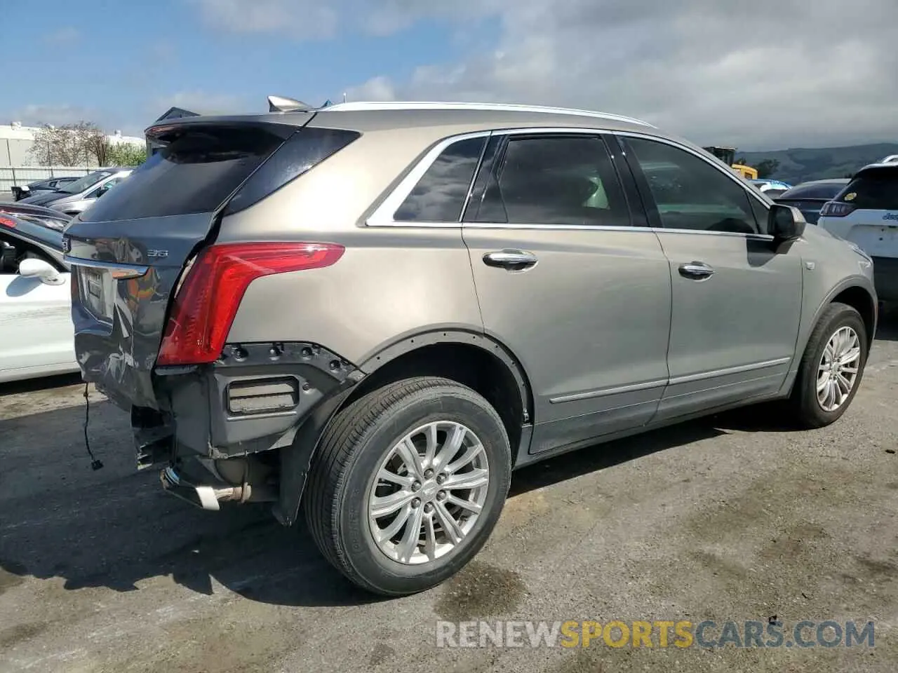 3 Фотография поврежденного автомобиля 1GYKNARS8KZ236067 CADILLAC XT5 2019