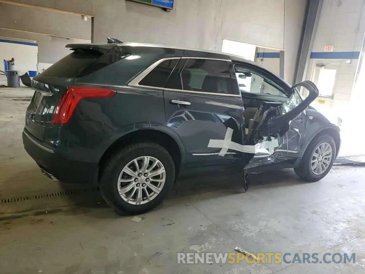 3 Фотография поврежденного автомобиля 1GYKNBRS1KZ161279 CADILLAC XT5 2019