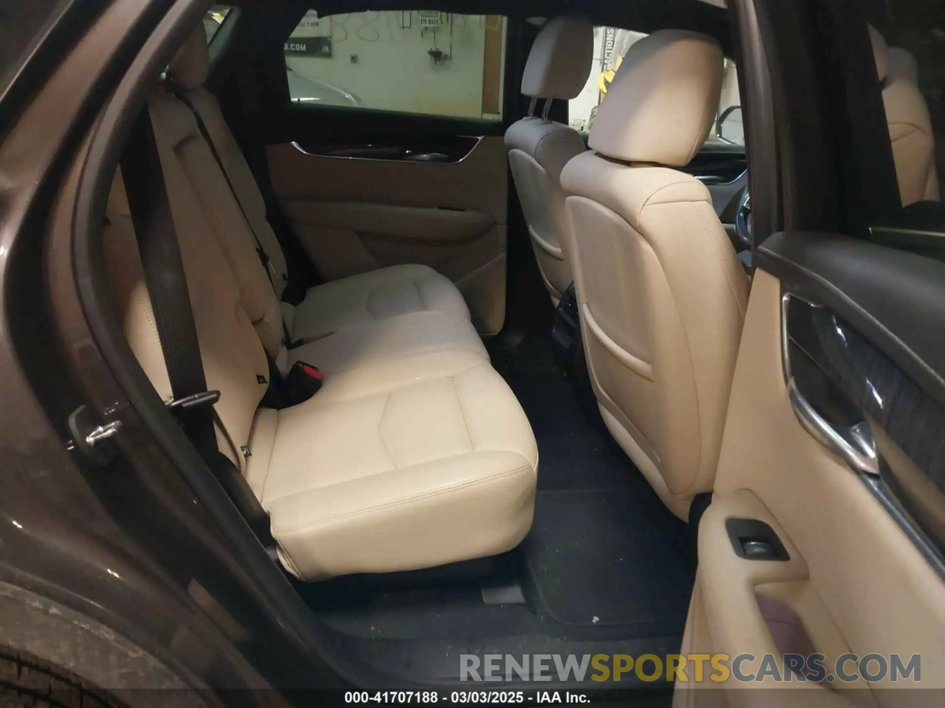 8 Фотография поврежденного автомобиля 1GYKNBRS6KZ199736 CADILLAC XT5 2019