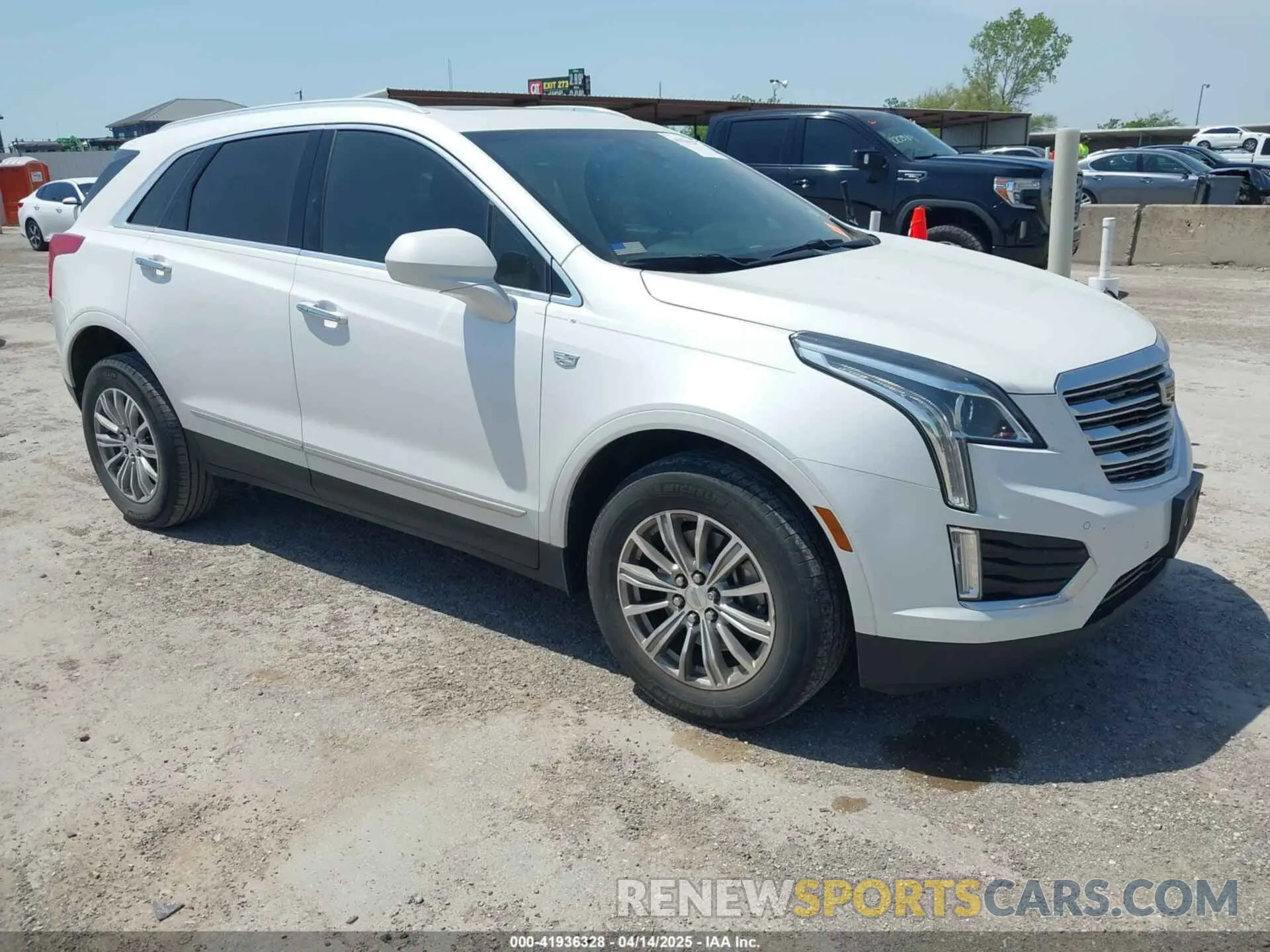 1 Фотография поврежденного автомобиля 1GYKNCRS1KZ135674 CADILLAC XT5 2019