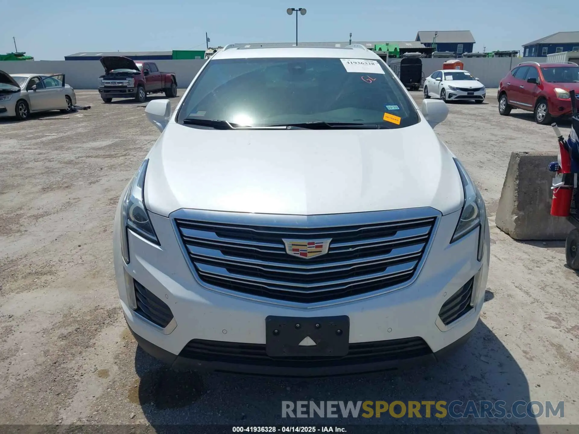 12 Фотография поврежденного автомобиля 1GYKNCRS1KZ135674 CADILLAC XT5 2019