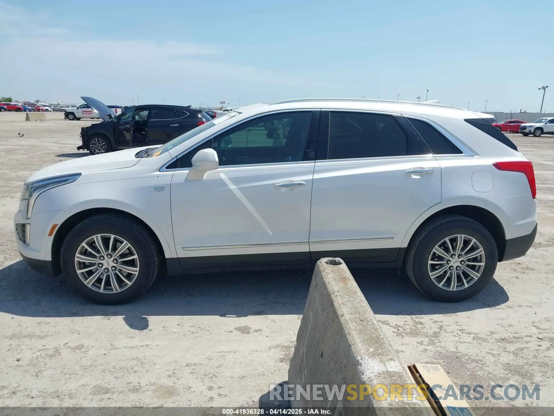 14 Фотография поврежденного автомобиля 1GYKNCRS1KZ135674 CADILLAC XT5 2019