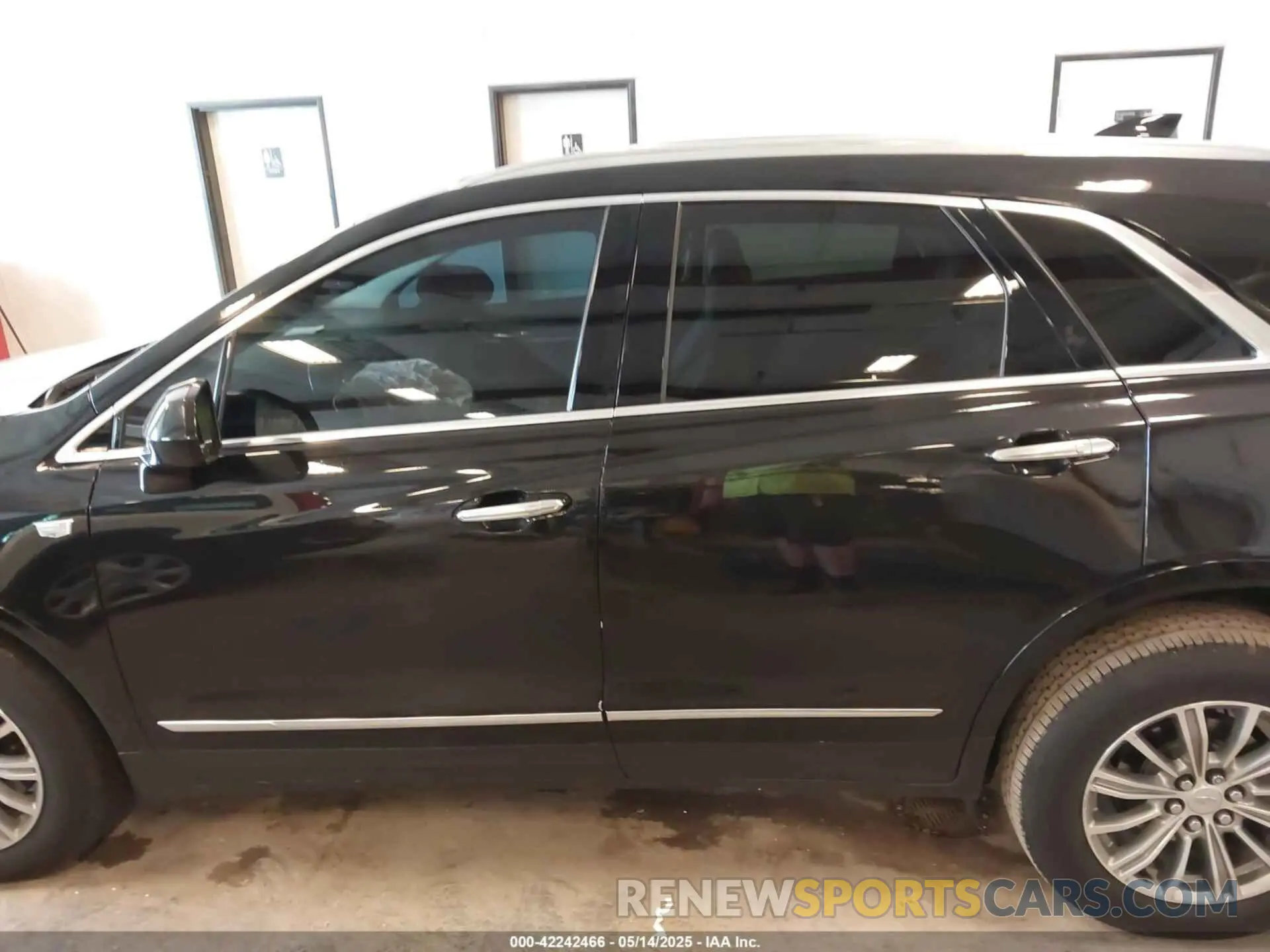 14 Photograph of a damaged car 1GYKNCRS2KZ197052 CADILLAC XT5 2019