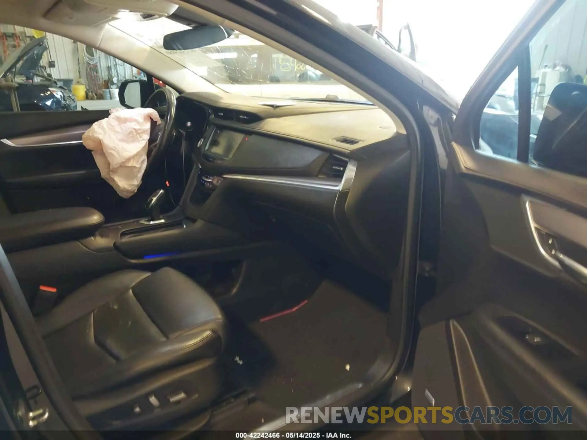 5 Photograph of a damaged car 1GYKNCRS2KZ197052 CADILLAC XT5 2019