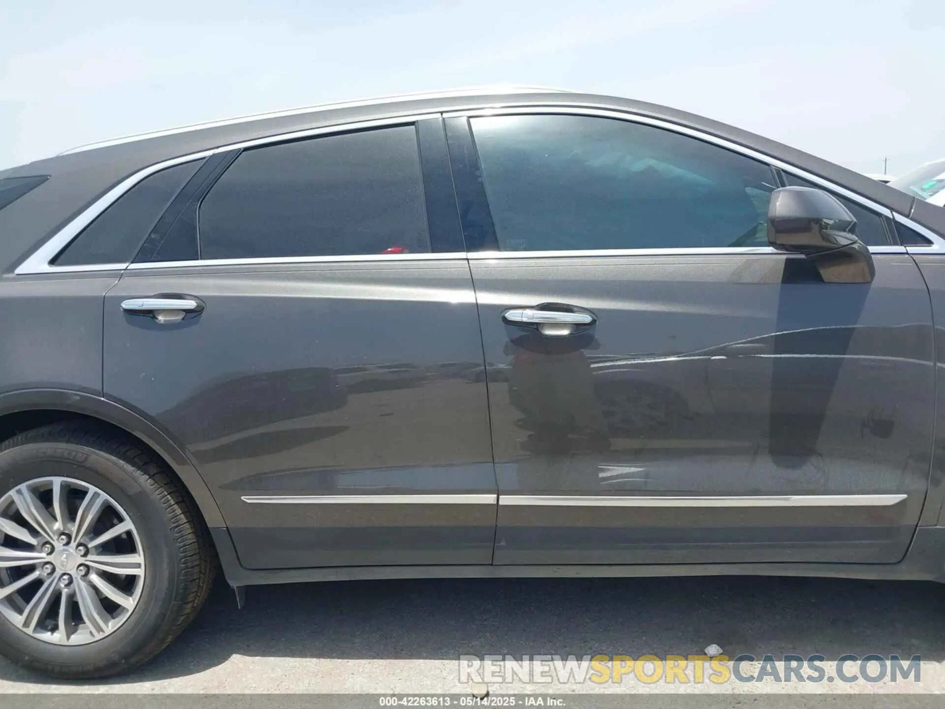 14 Photograph of a damaged car 1GYKNCRS2KZ210656 CADILLAC XT5 2019