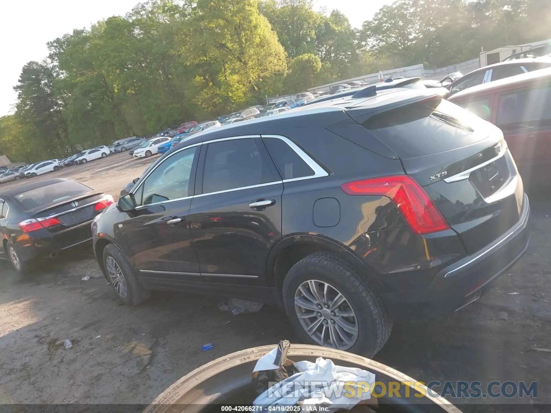 14 Photograph of a damaged car 1GYKNCRS2KZ251207 CADILLAC XT5 2019