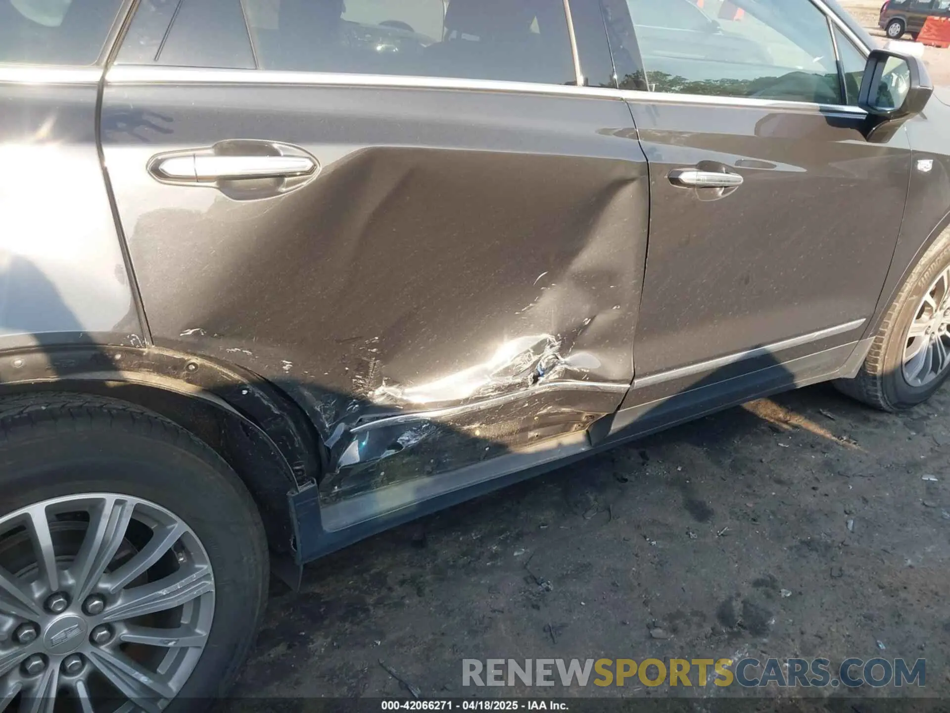 6 Photograph of a damaged car 1GYKNCRS2KZ251207 CADILLAC XT5 2019