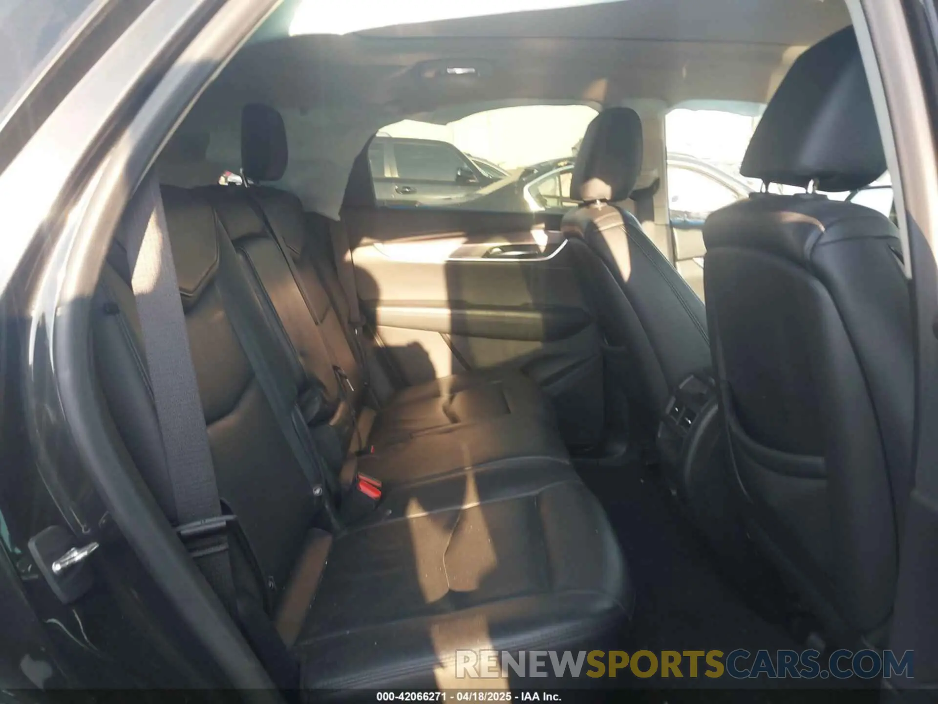 8 Photograph of a damaged car 1GYKNCRS2KZ251207 CADILLAC XT5 2019