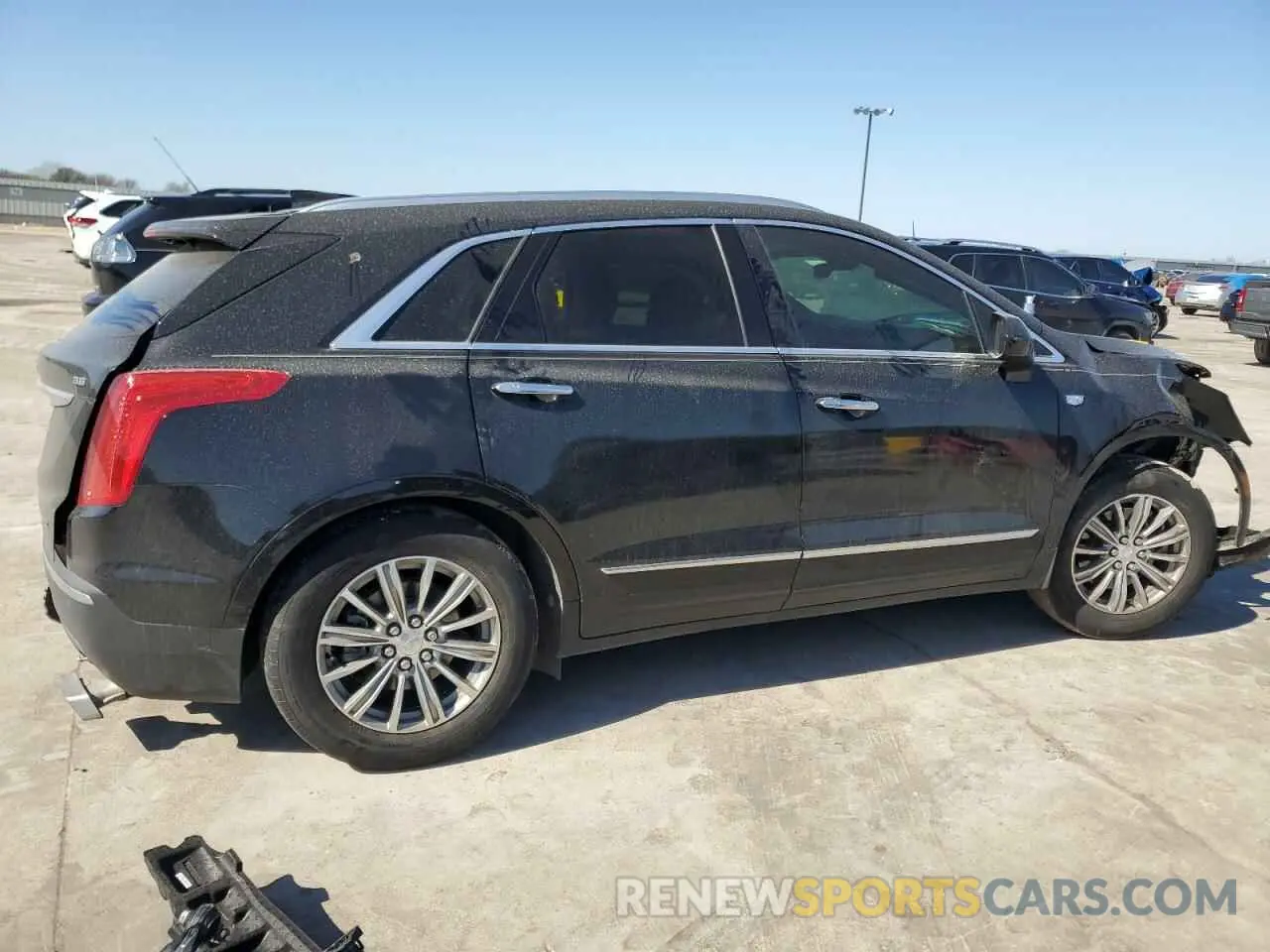 3 Фотография поврежденного автомобиля 1GYKNCRS3KZ177229 CADILLAC XT5 2019