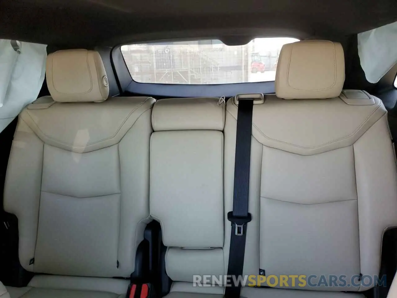 10 Photograph of a damaged car 1GYKNCRS4KZ221304 CADILLAC XT5 2019