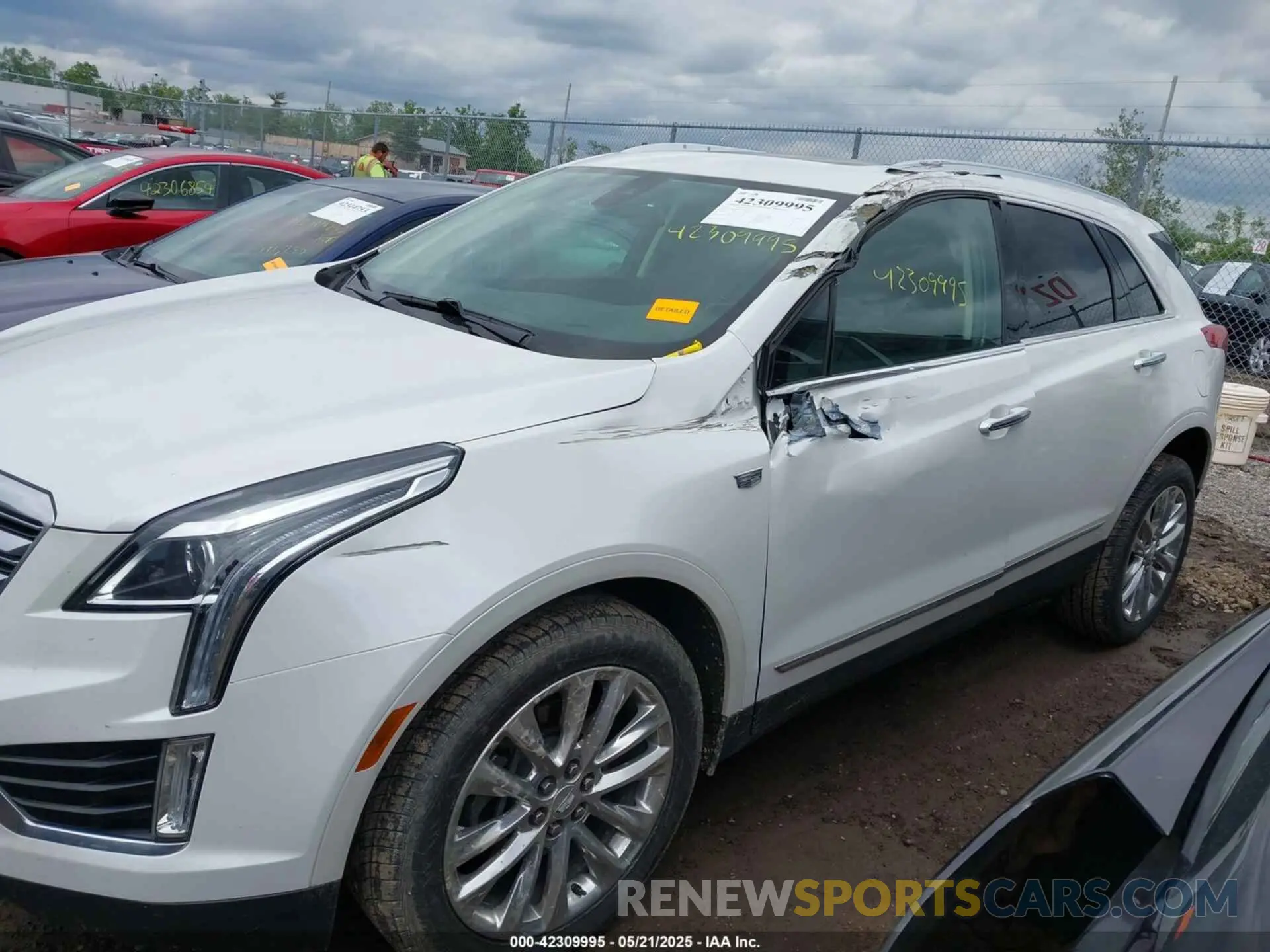 14 Photograph of a damaged car 1GYKNCRS5KZ102659 CADILLAC XT5 2019