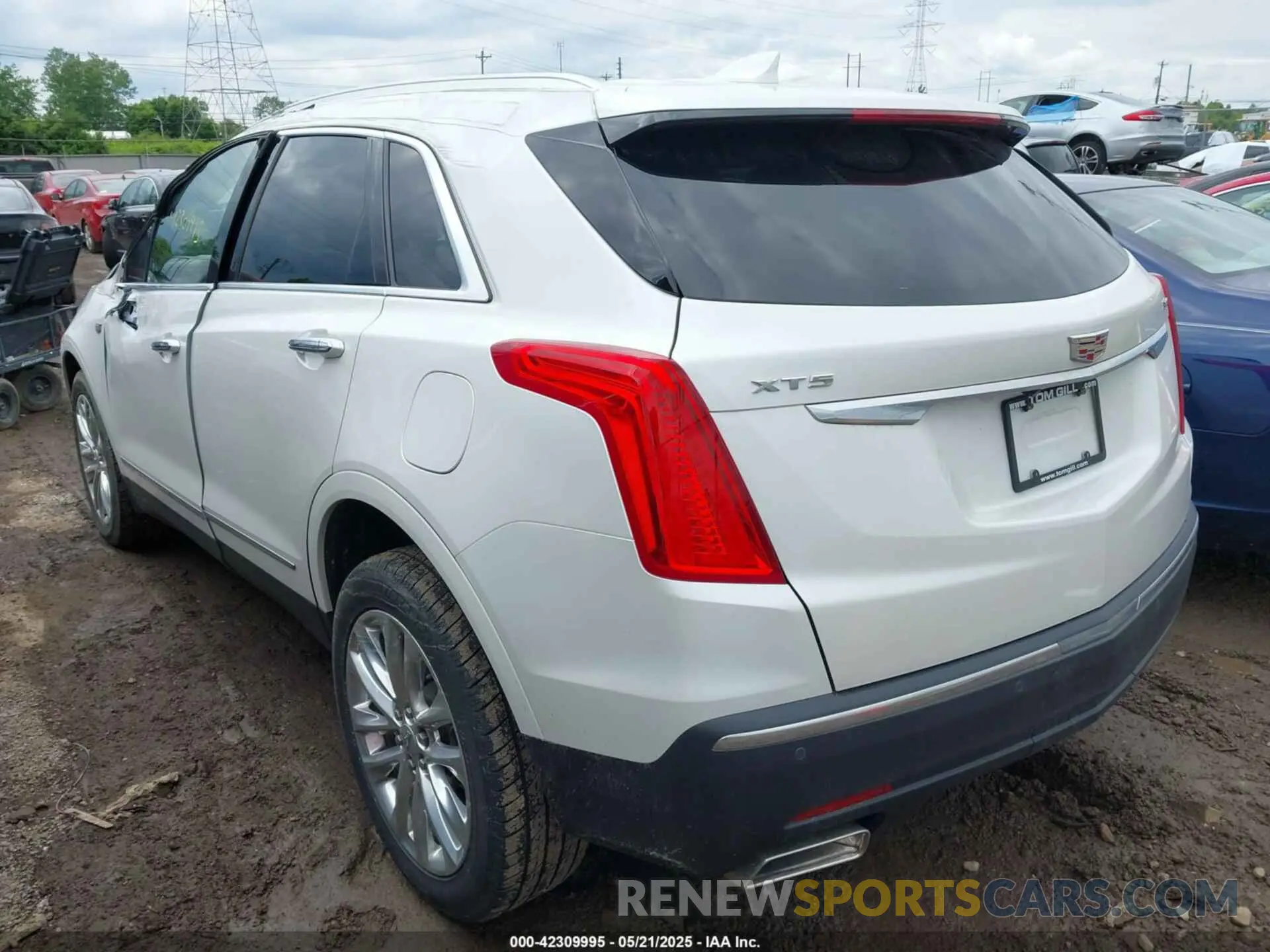 3 Photograph of a damaged car 1GYKNCRS5KZ102659 CADILLAC XT5 2019