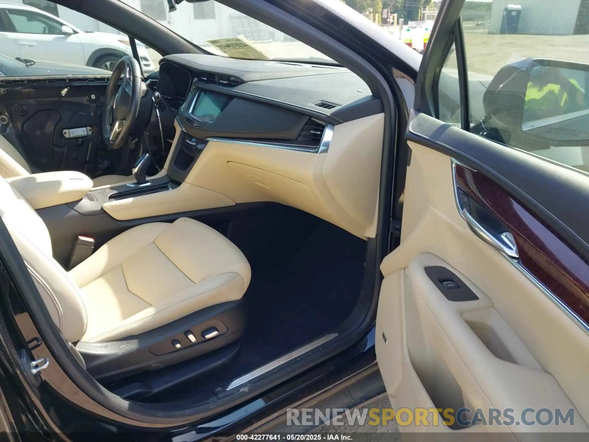 5 Фотография поврежденного автомобиля 1GYKNCRS6KZ287045 CADILLAC XT5 2019