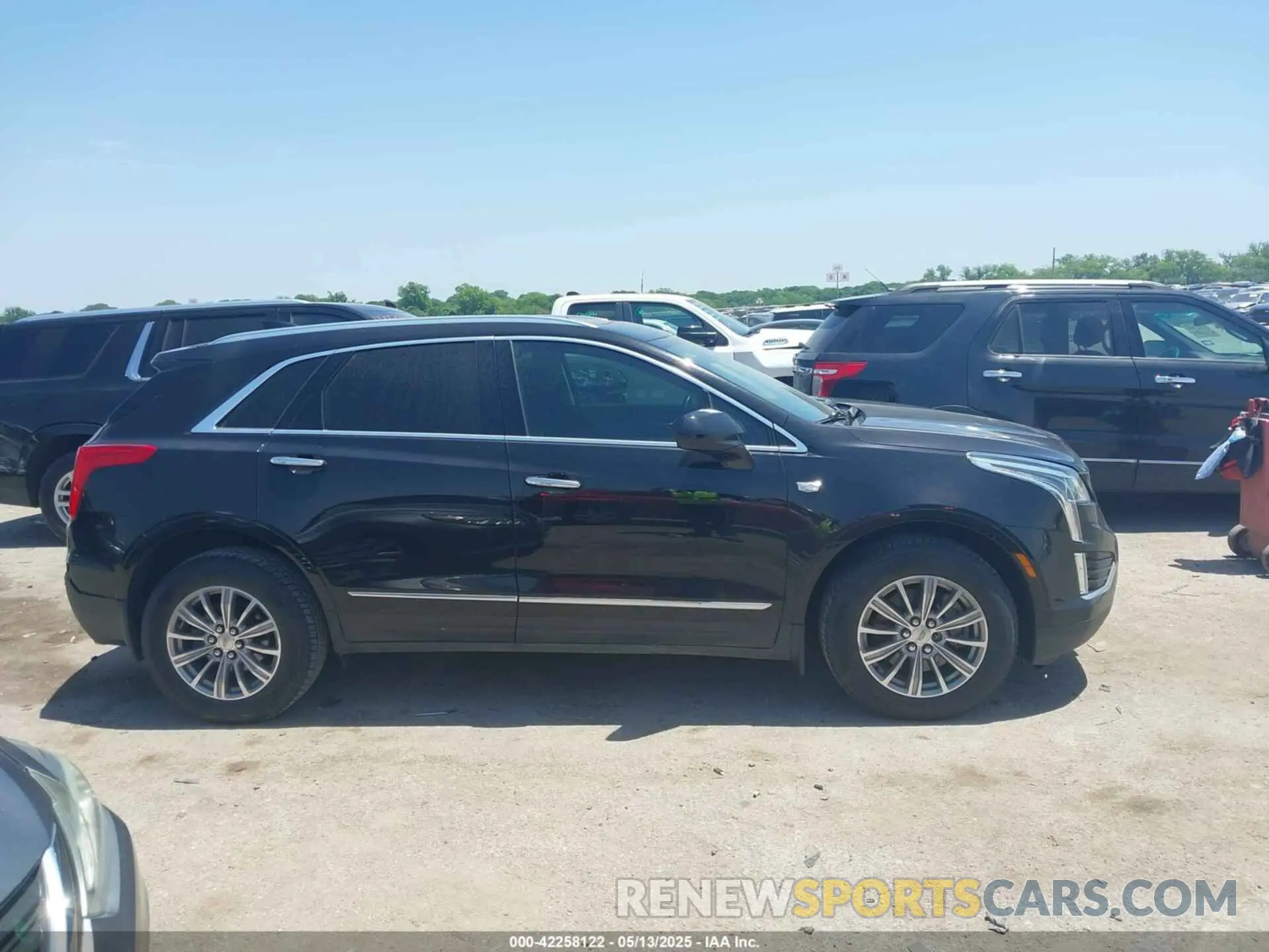 13 Photograph of a damaged car 1GYKNCRS7KZ119625 CADILLAC XT5 2019