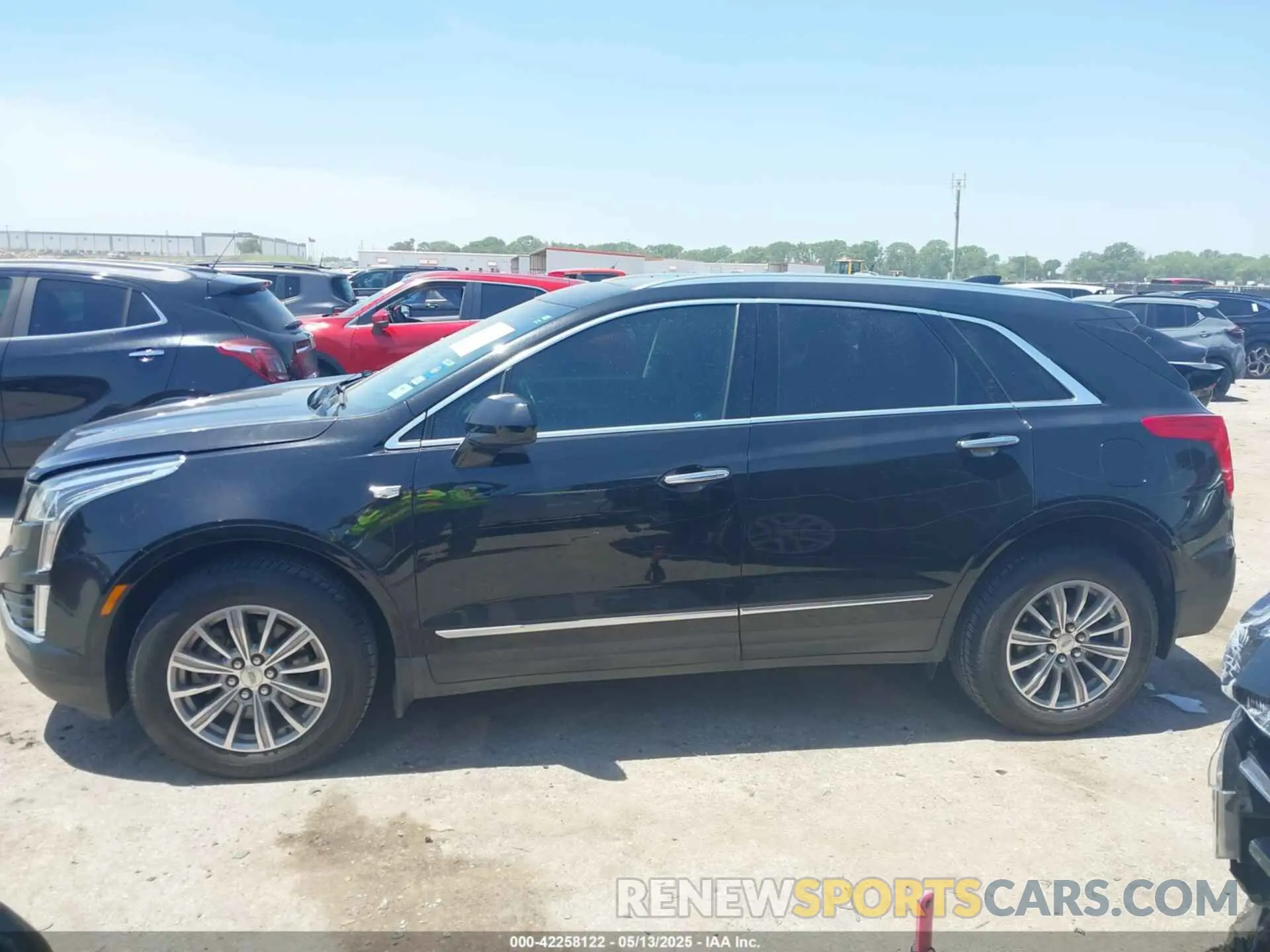 14 Photograph of a damaged car 1GYKNCRS7KZ119625 CADILLAC XT5 2019