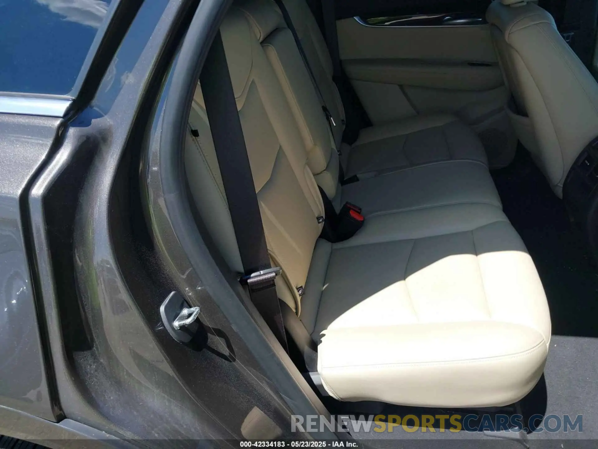 8 Фотография поврежденного автомобиля 1GYKNCRS7KZ136330 CADILLAC XT5 2019